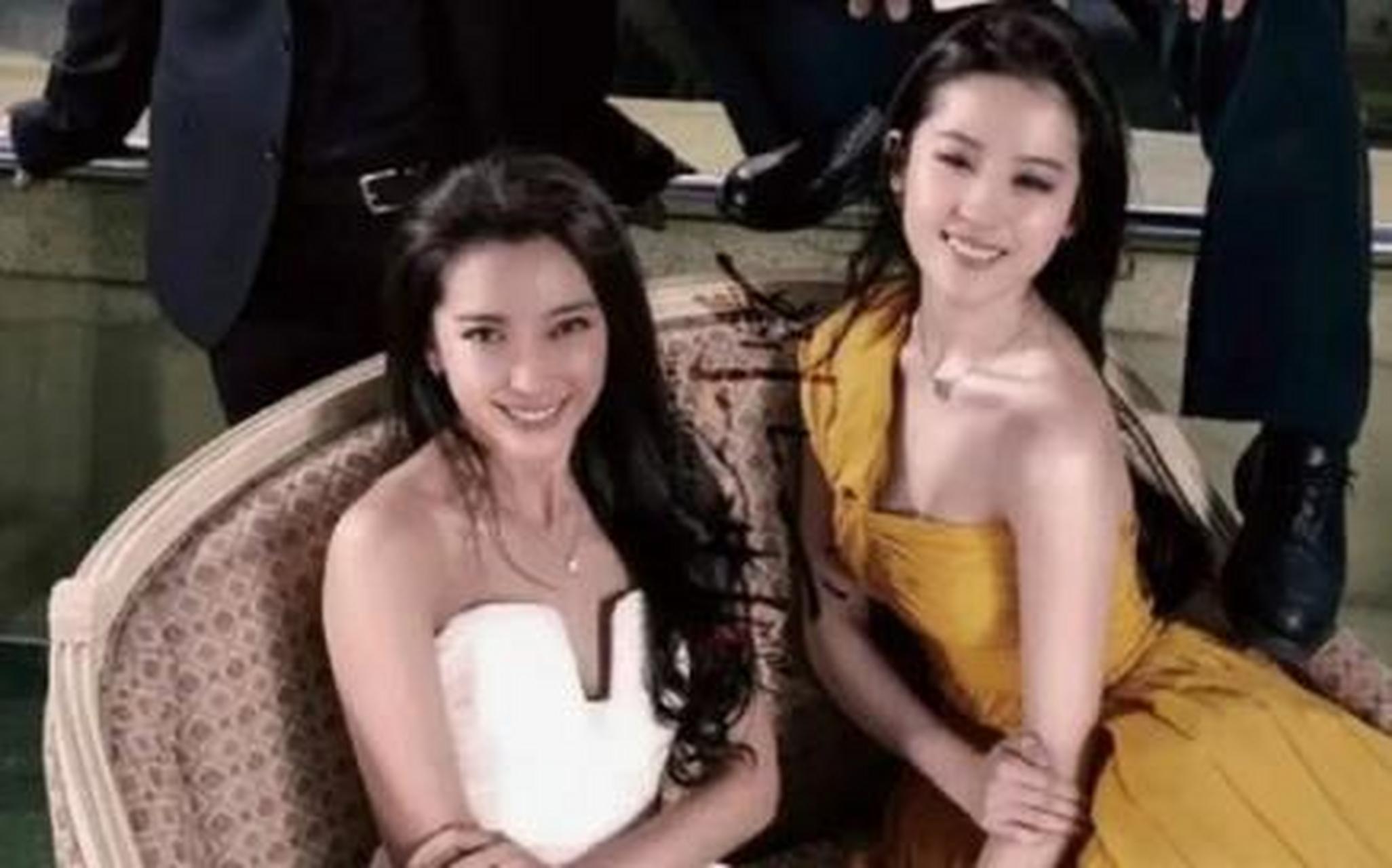 刘亦菲和李冰冰之前也经常同框合影,但唯独看到以下二美的合影靓照,看