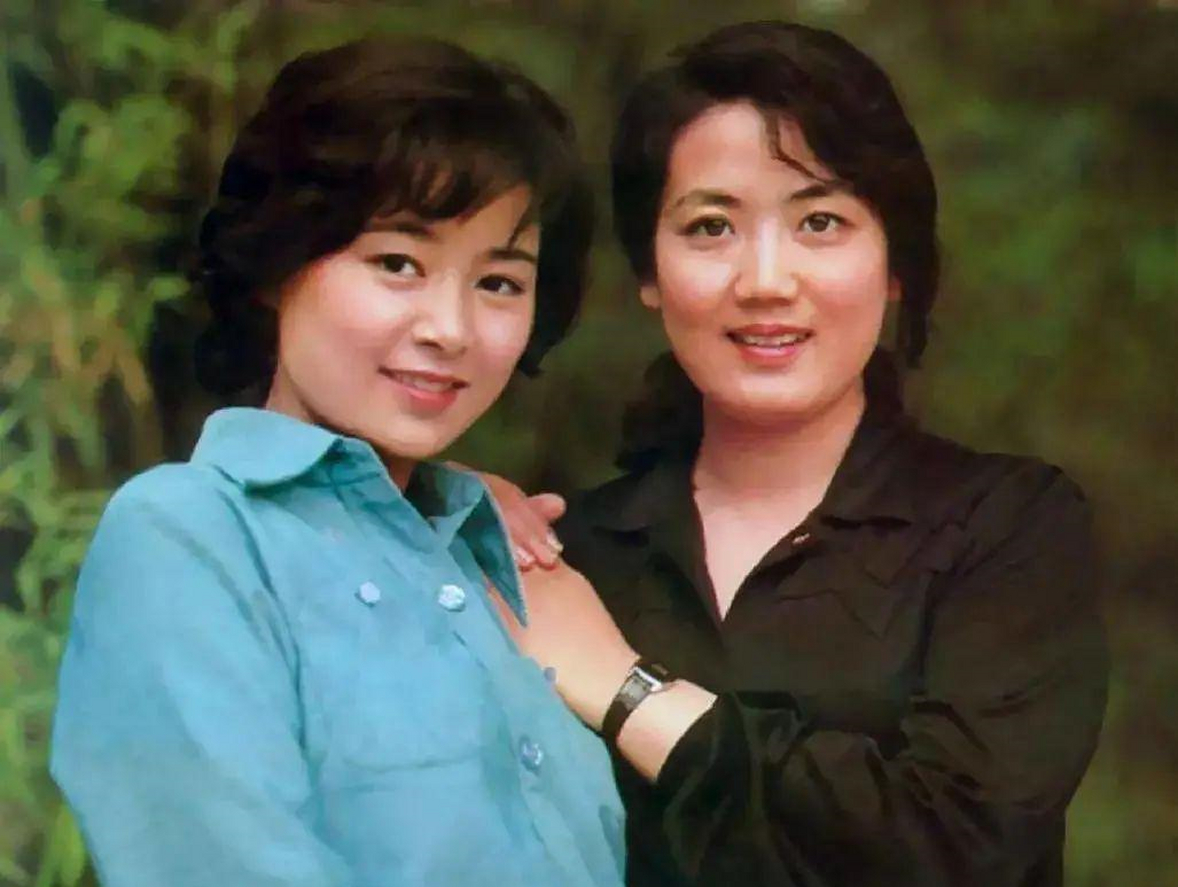 65岁张瑜遇见61岁陈冲,4岁之差,一个明艳大气,一个却沧桑老态