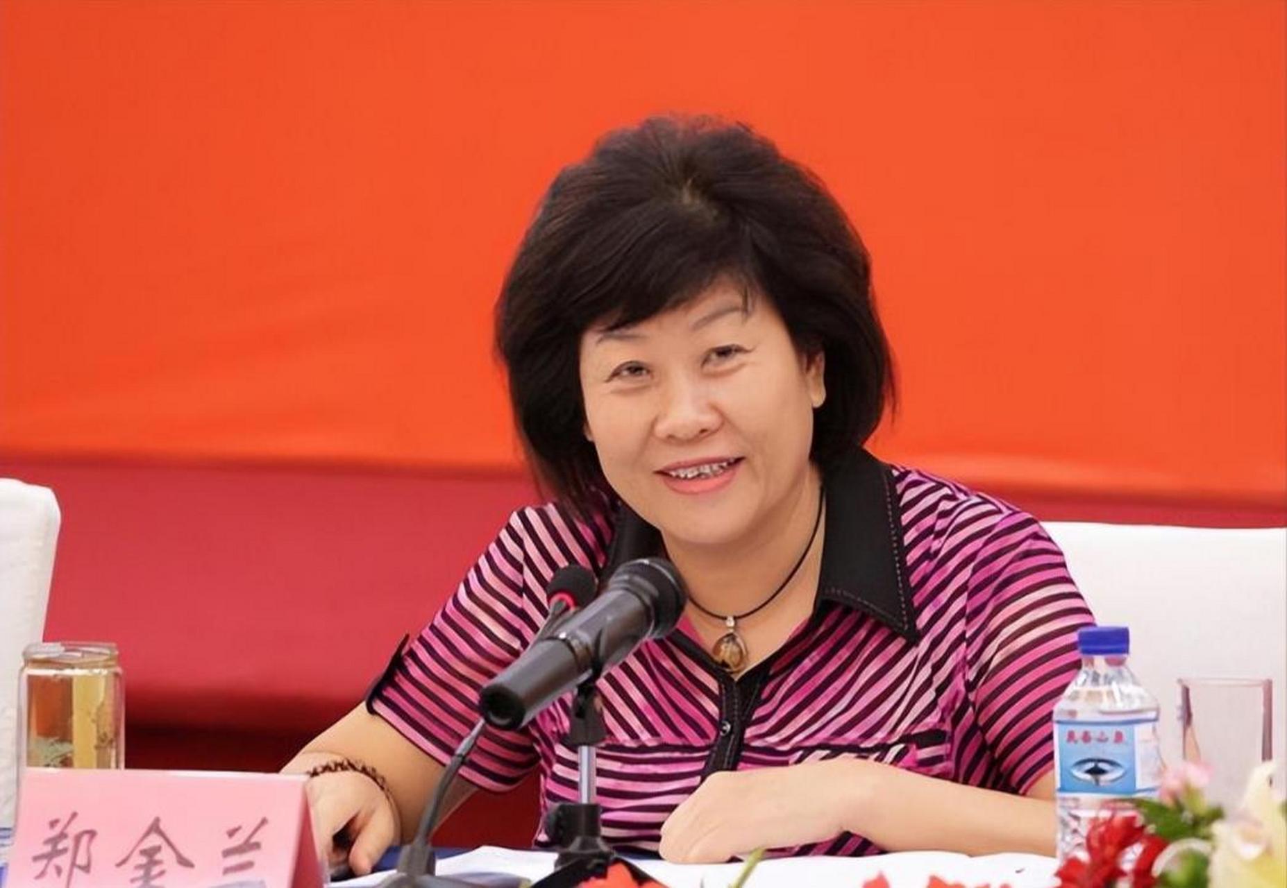 "女虎"郑金兰:阳关大道偏不走,敛财近1.