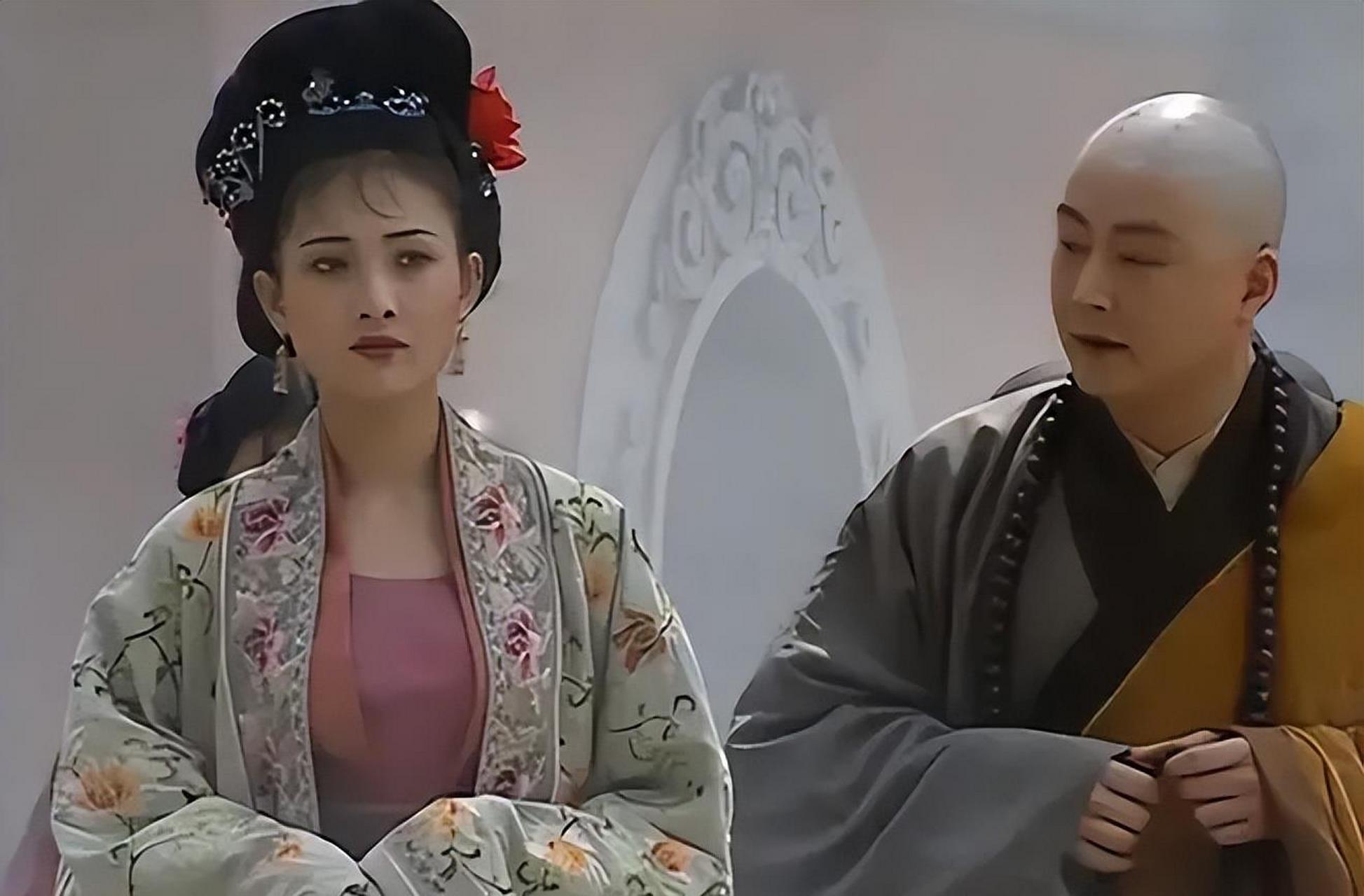 古时,一位秀才携带妻子和一位仆人来寺庙求子,没想到几个和尚却觊觎
