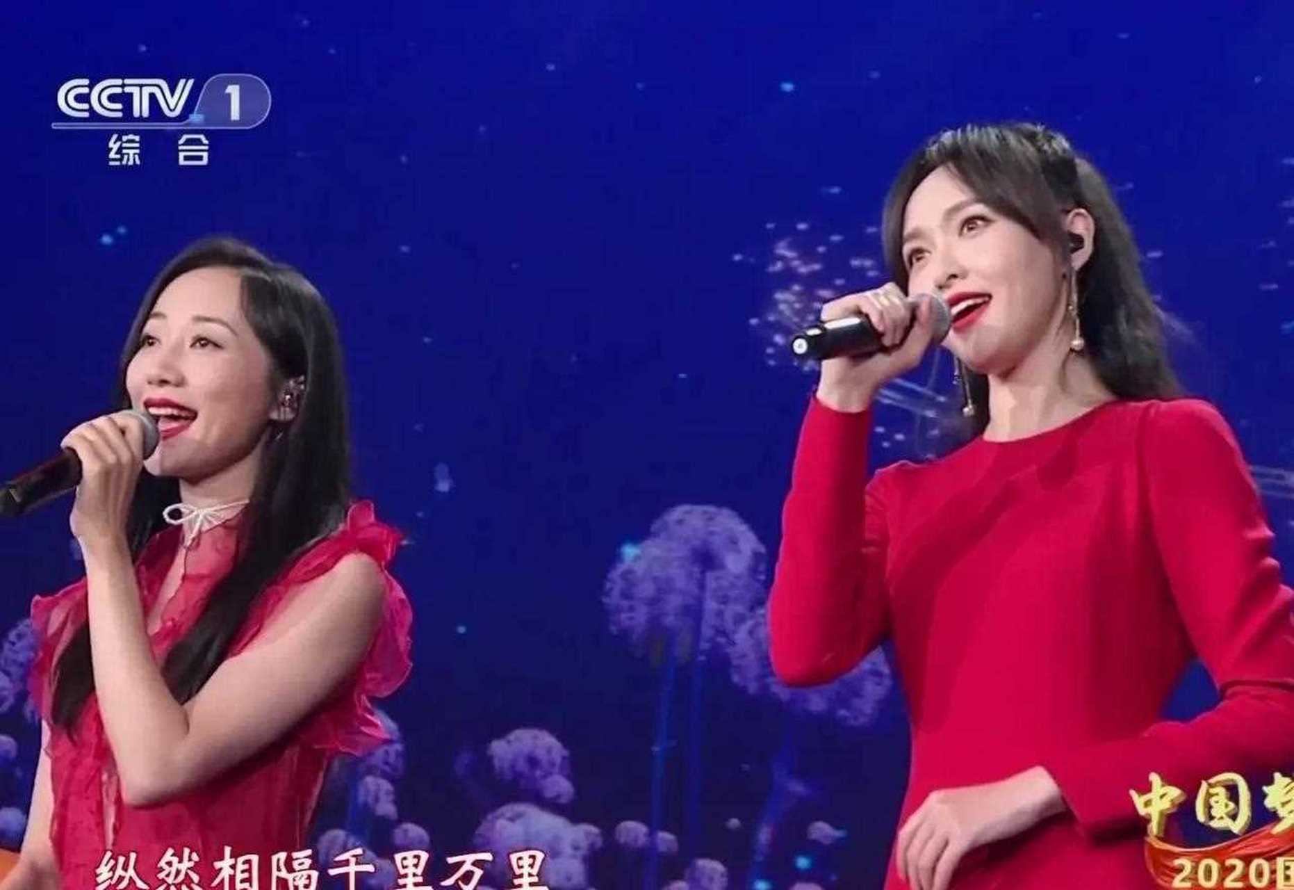 央视晚会,韩雪和唐嫣合唱《我们在一起》.