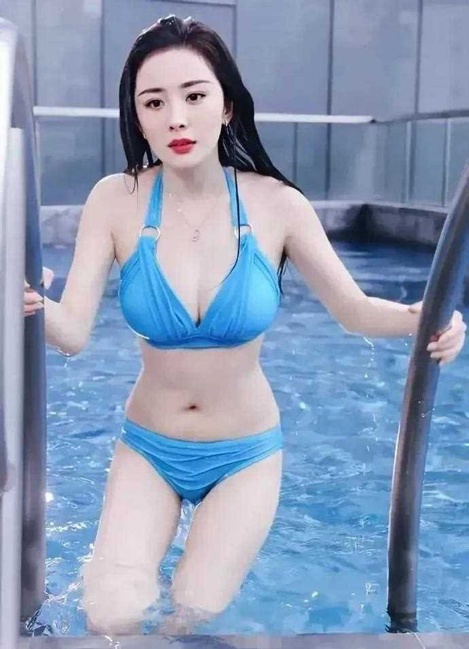 杨幂 vs 柳岩,人见人爱