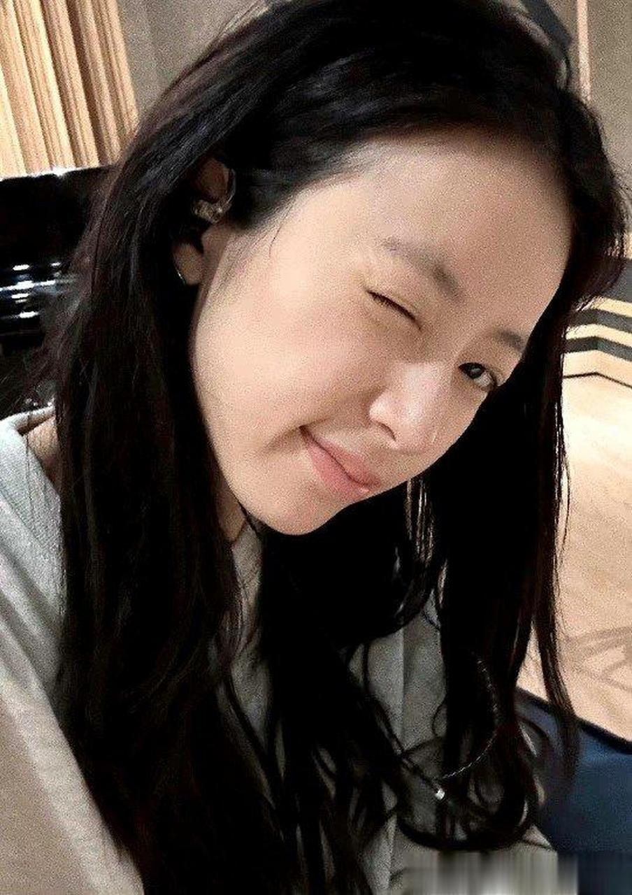 周雨彤素颜随拍#  软软的宝贝