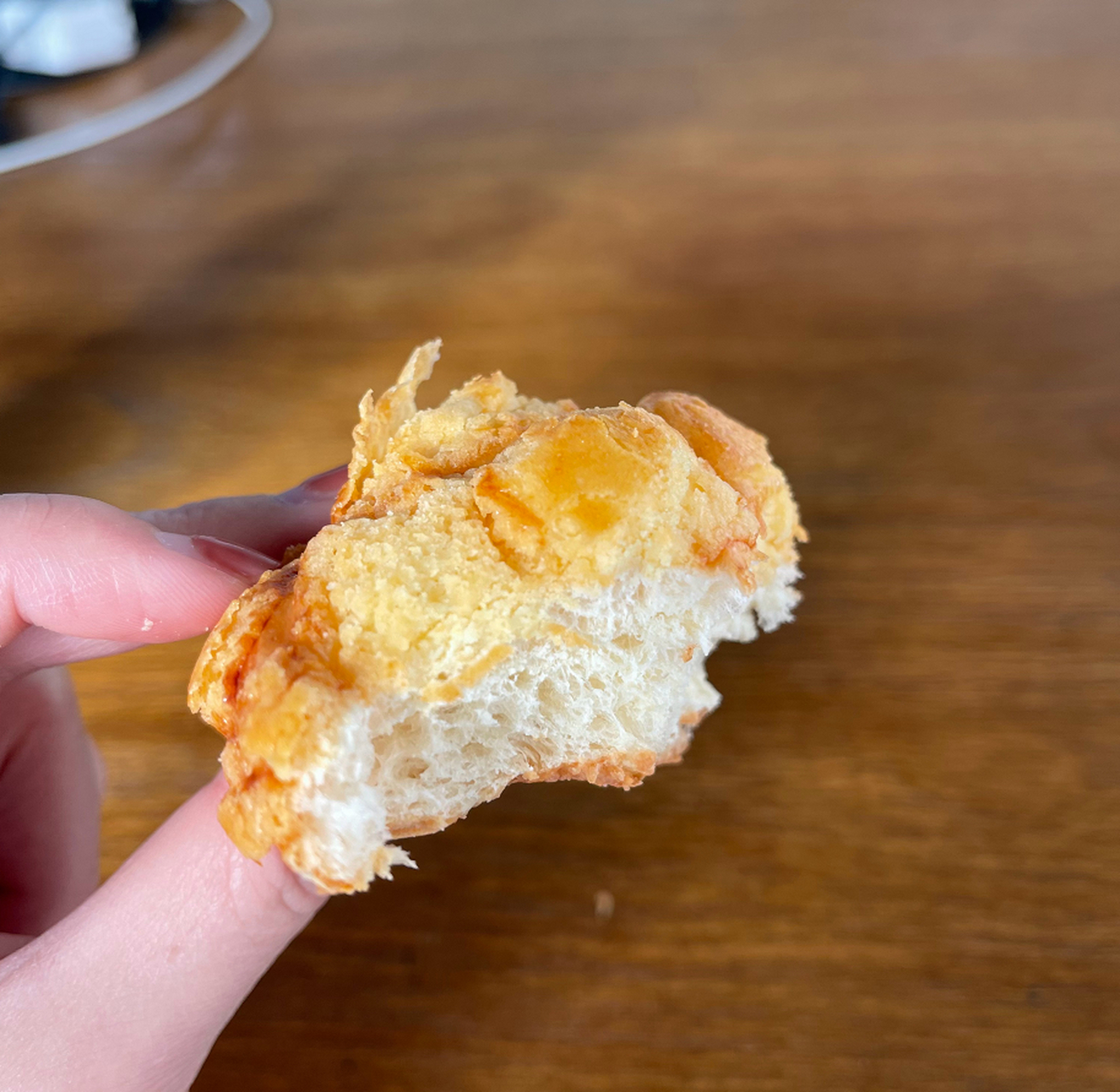 锦鲤坊的菠萝包,就是小学的时候门口面包房的味道,一口还童小学时代