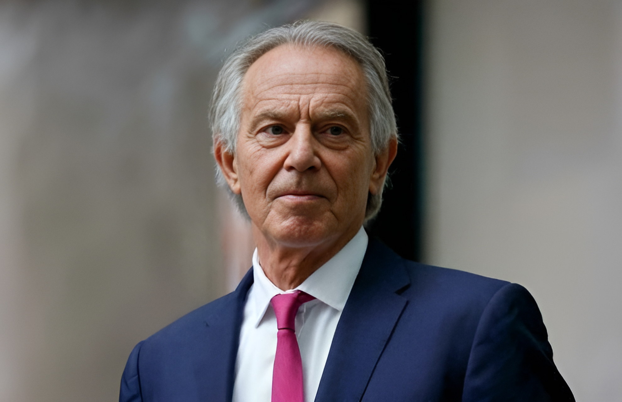 英国前首相托尼·布莱尔表示,在现代历史上,东方第一次可以与西方即