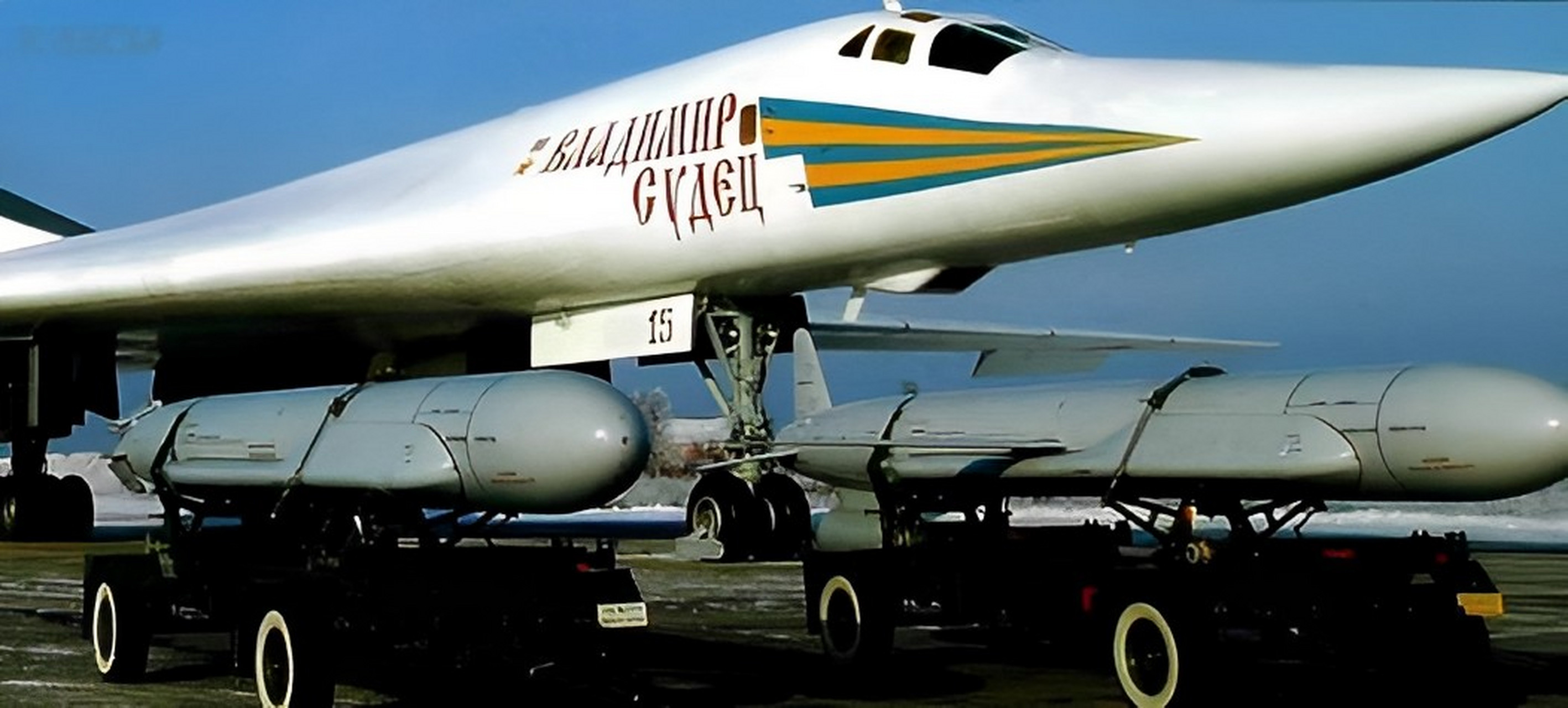 乌克兰军队成功拦截并获得一枚保存完好的俄罗斯kh101巡航导弹,射程