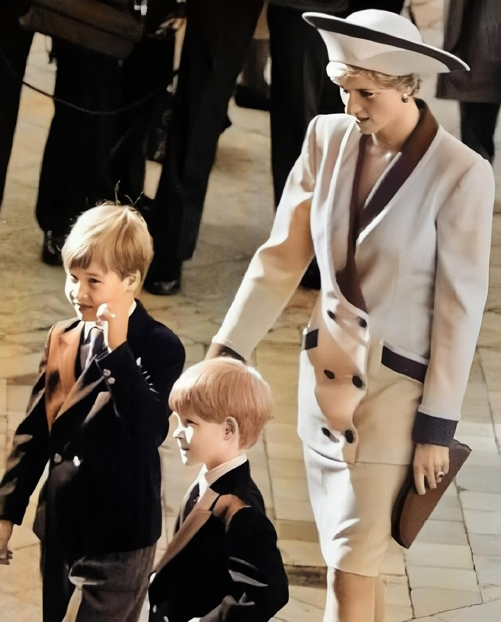 戴安娜公主和卡米拉王后对孩子的看法截然不同!