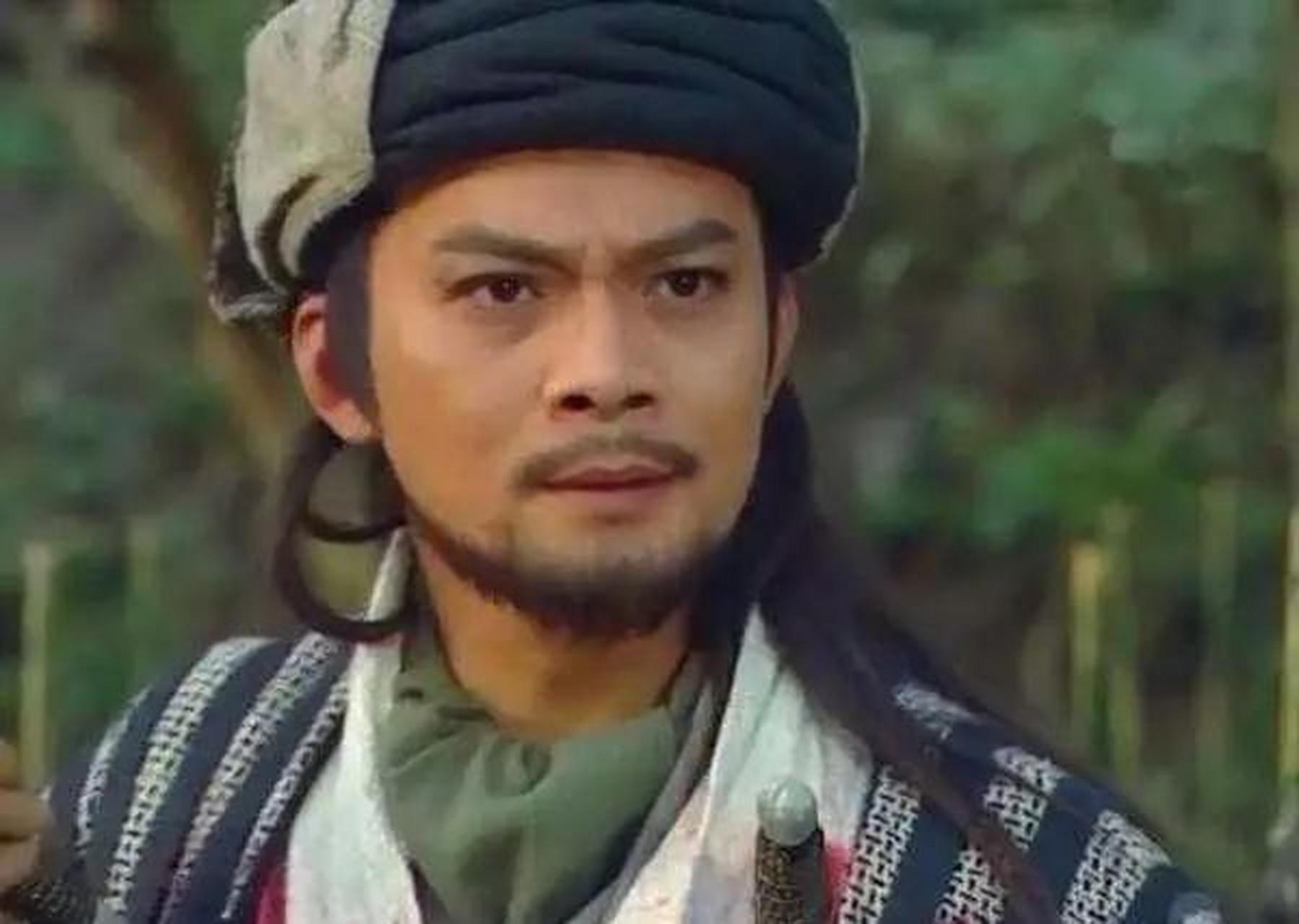 gif创作人# "乔峰"黄日华为给妻子治病花费750万,但84岁的父亲病炙