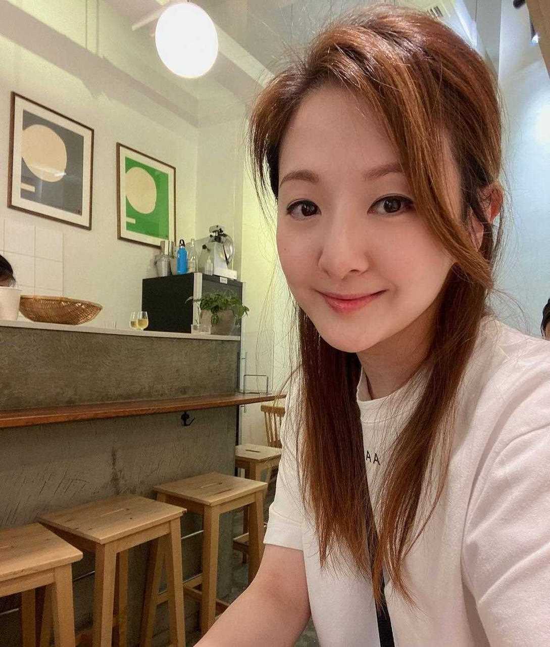 atv电视剧《精武门》中饰演陈小燕的演员戴梦梦近照,她今年已经36岁