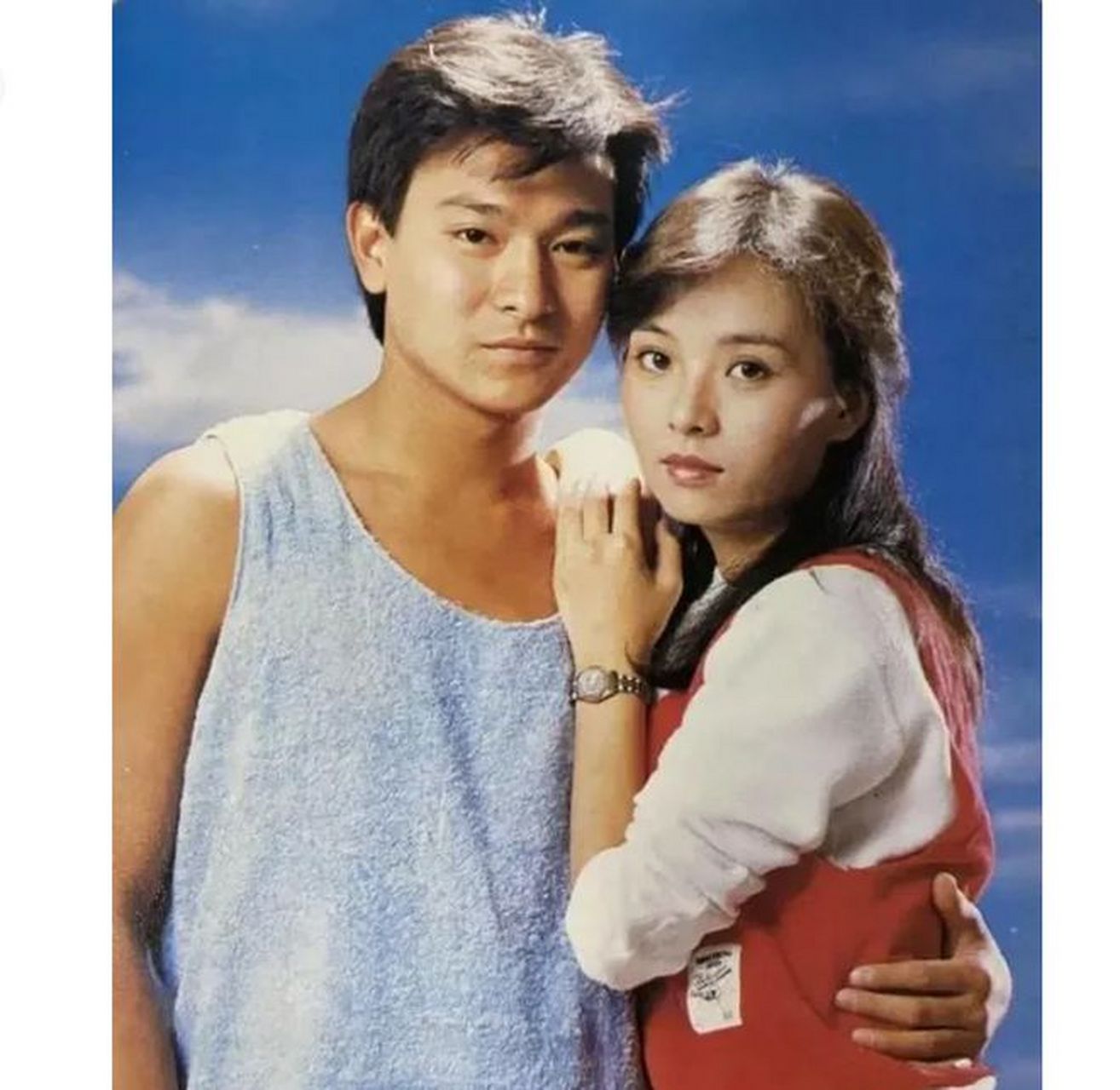 1984年,一张刘德华和一位港台女明星的合影流传至今.