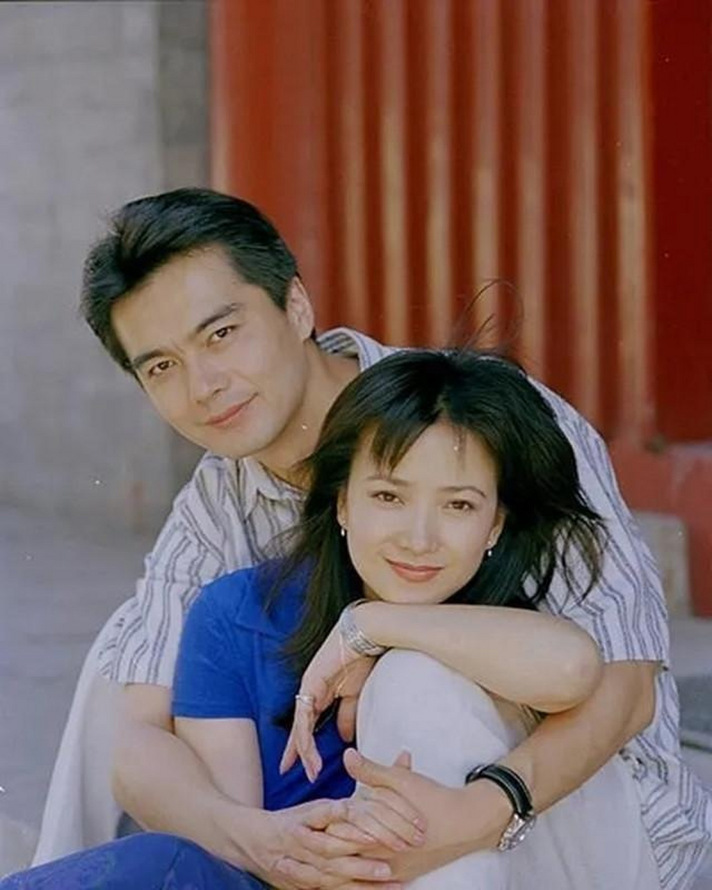 何晴因出演《风荷怨》与许亚军相识.谁料,两人因戏生情.