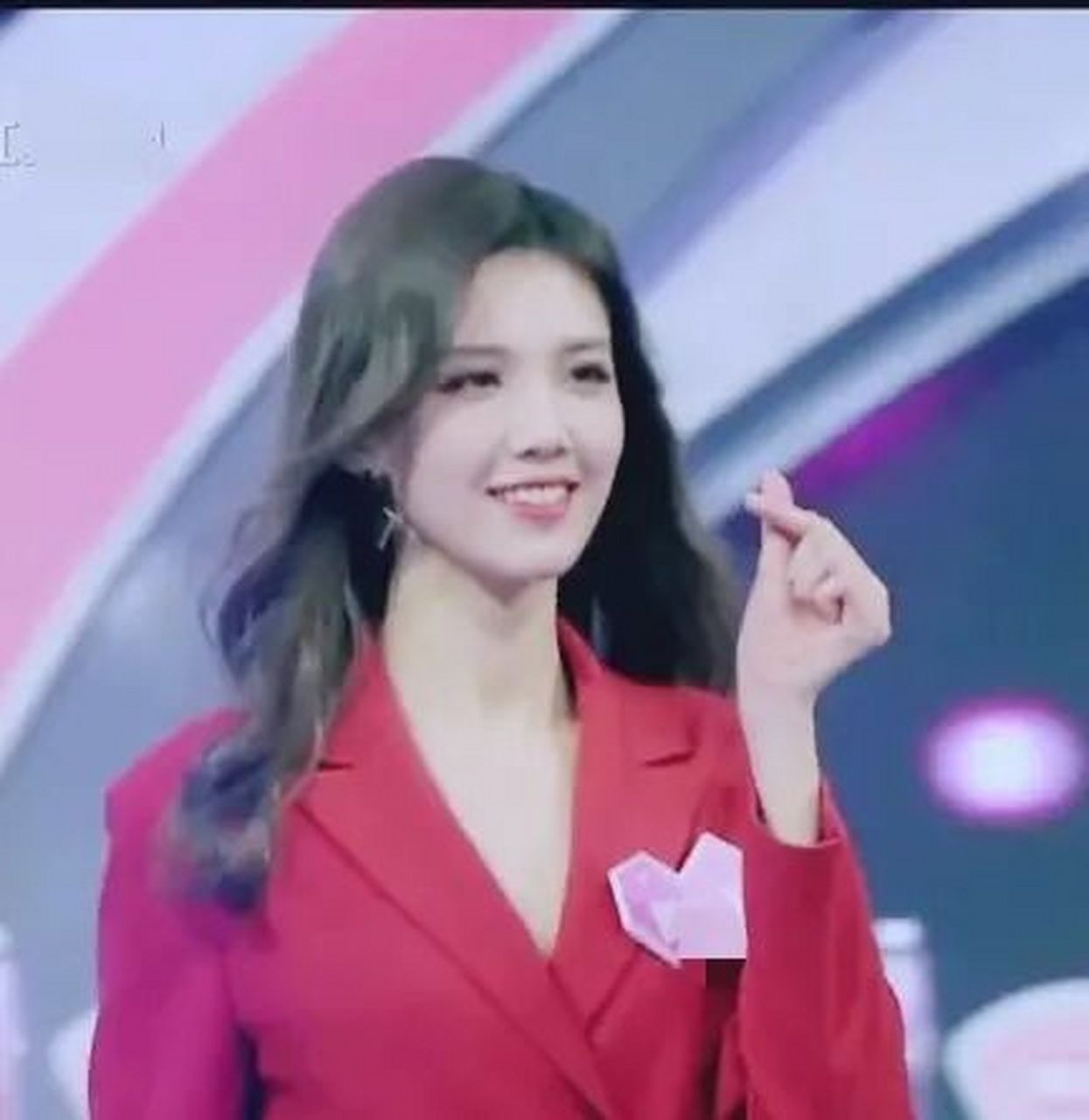 17年,软件科研员邢星来到《非诚勿扰》,13号孟瑶刚看到邢星立马大哭