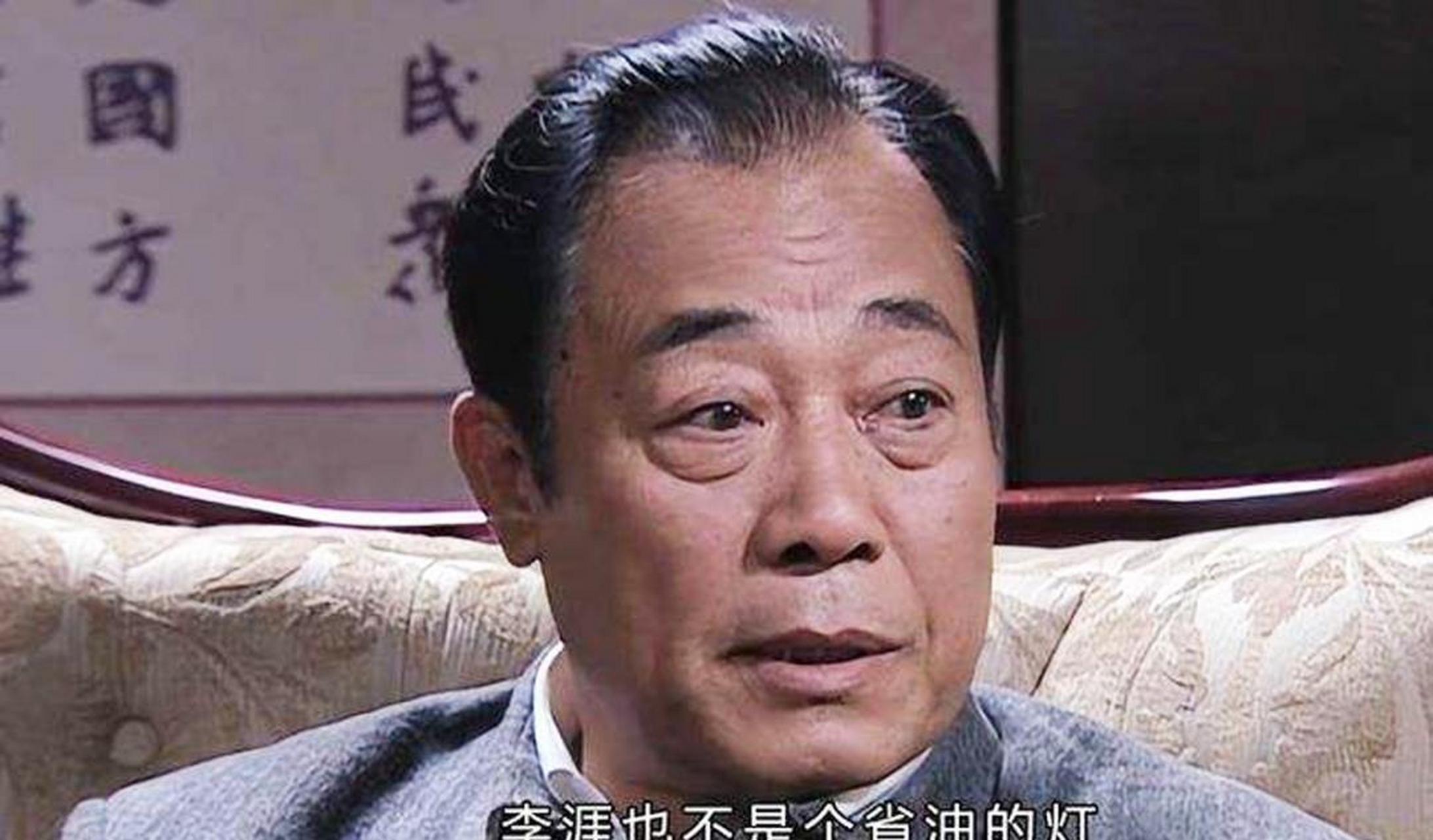 2008年,拍摄《潜伏》时,有个情报贩子"谢若林"的角色,姚晨推荐了自己