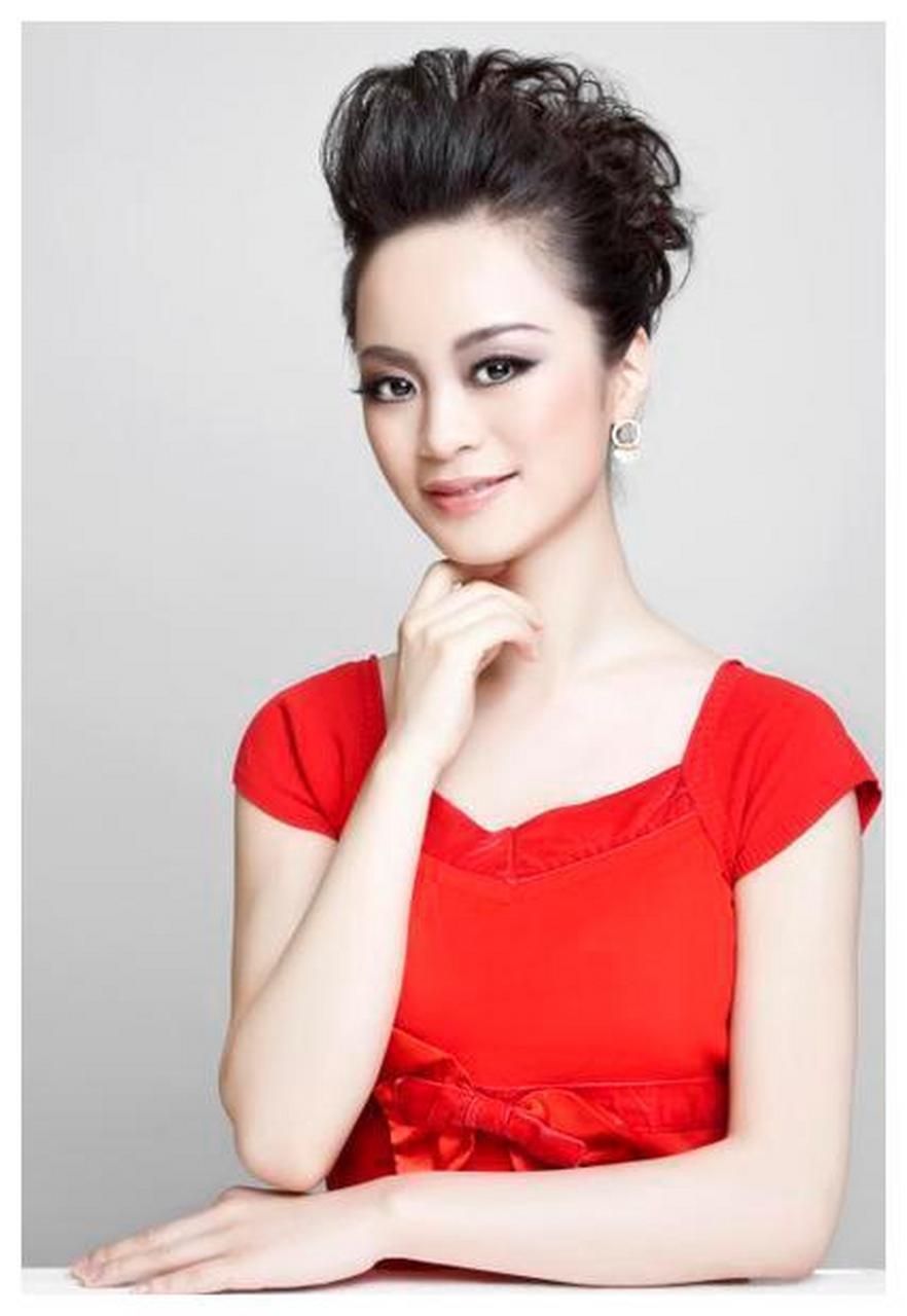 江苏歌手朱丽婷美丽性感时尚女神