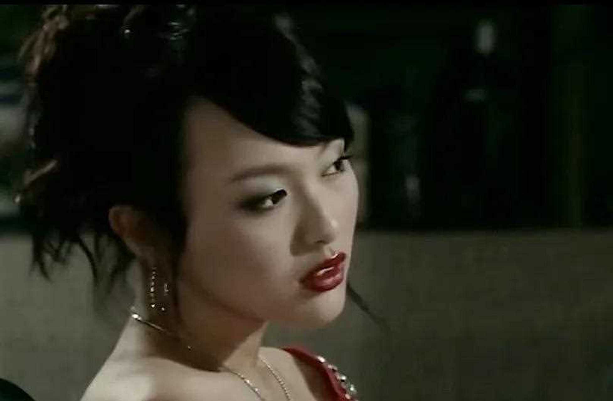 唐嫣早期演的电影《嫁妆》里面的造型好看诶,糖糖还是不太适合浓妆