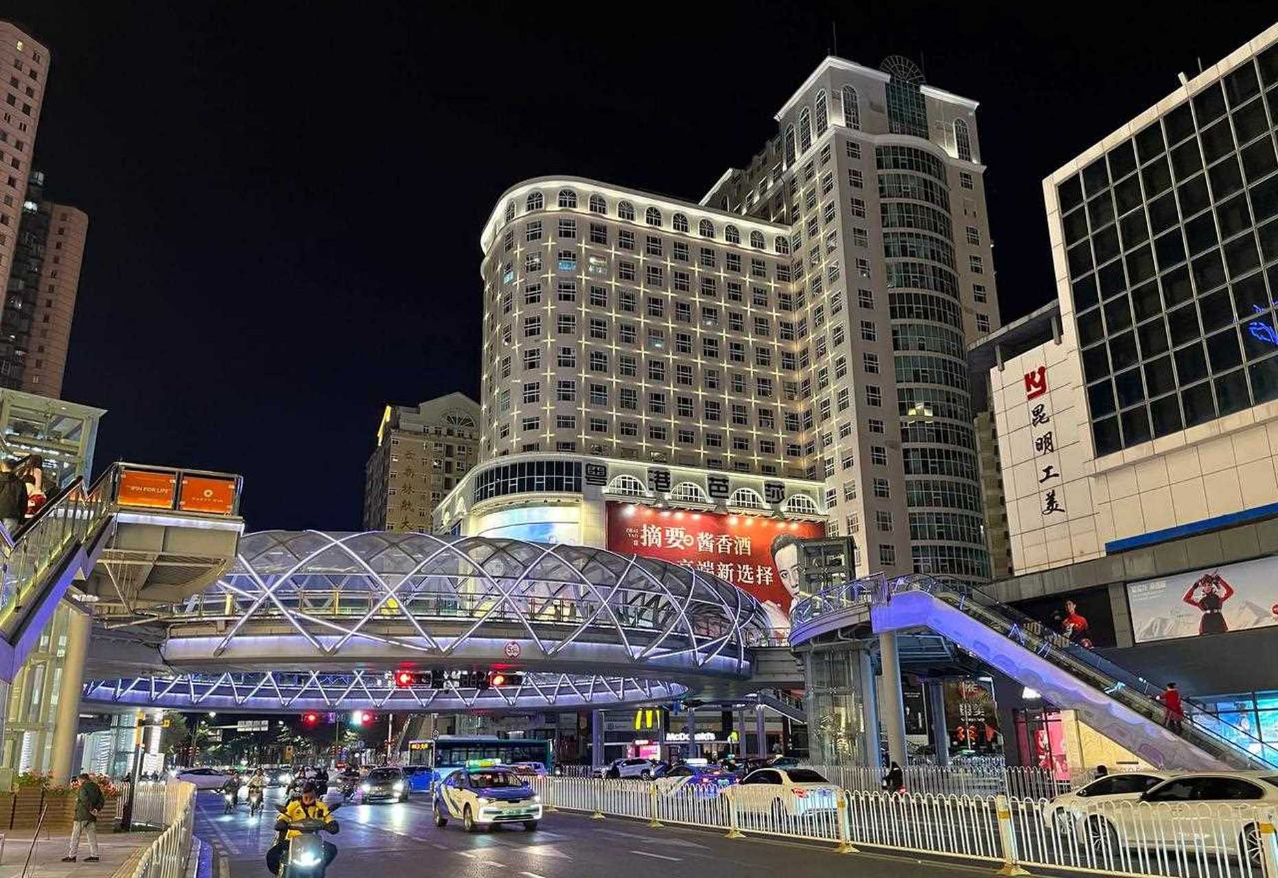 这里,恐怕就是昆明市区,夜景最美的地方了吧?哎!