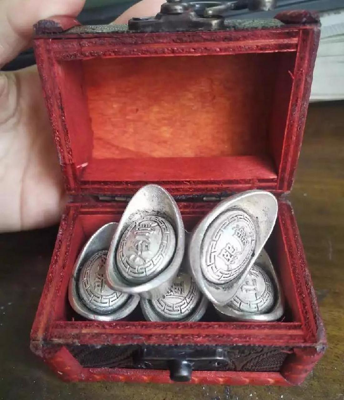 网友:不懂就问,这一锭银子相当于现在多少人民币?