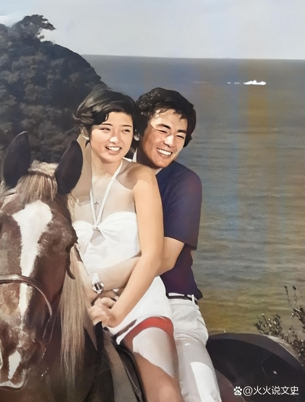 山口百惠和三浦友和的照片.山口百惠13岁就出道了.