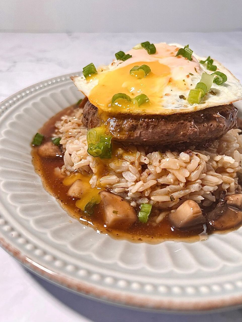 loco moco是起源于夏威夷的特色菜,每次去夏威夷玩都必须要吃,很多