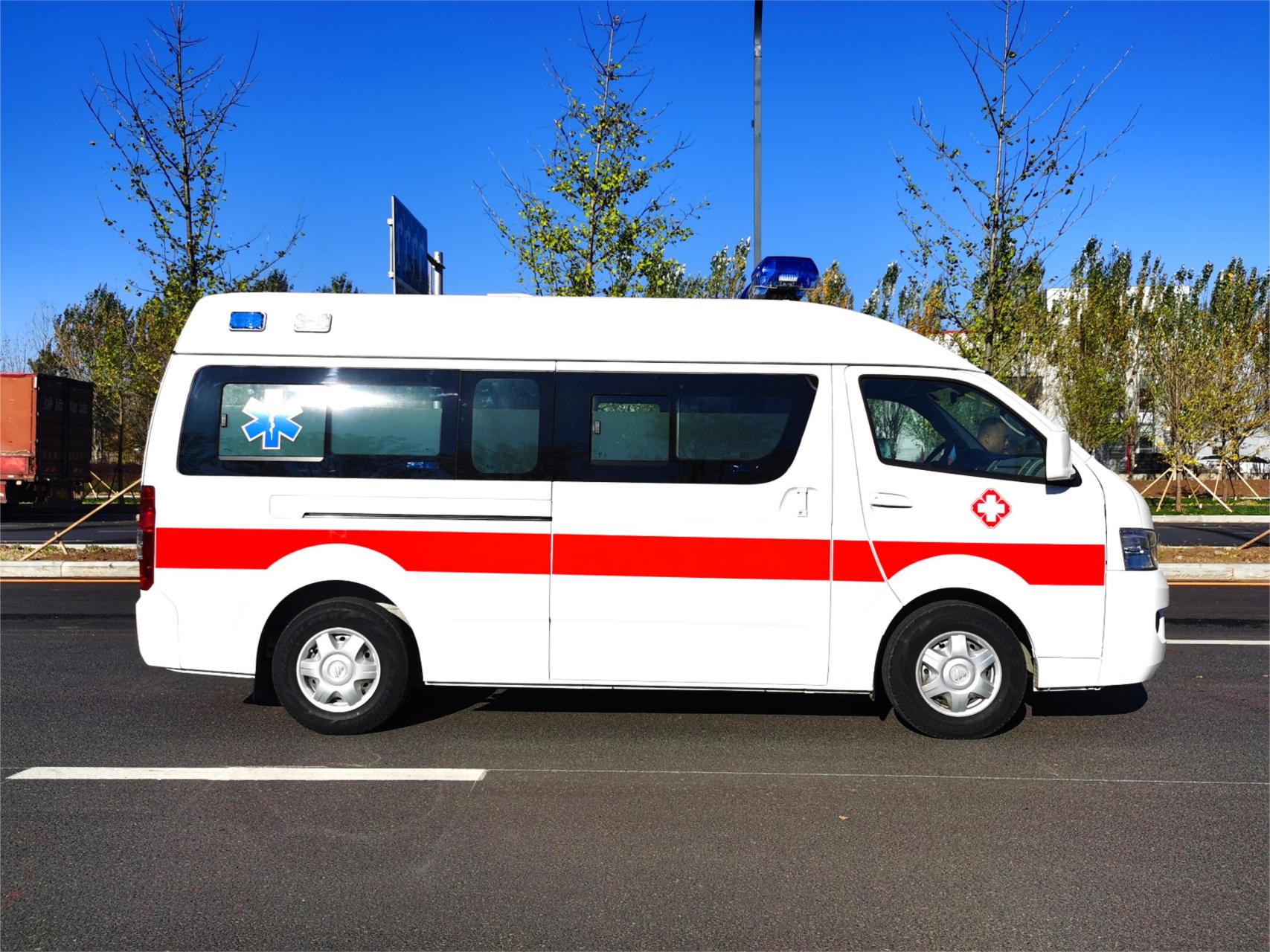 众铠牌#福田 g7救护车! 车身长5320mm,宽 1695mm,高2460mm,搭载2.