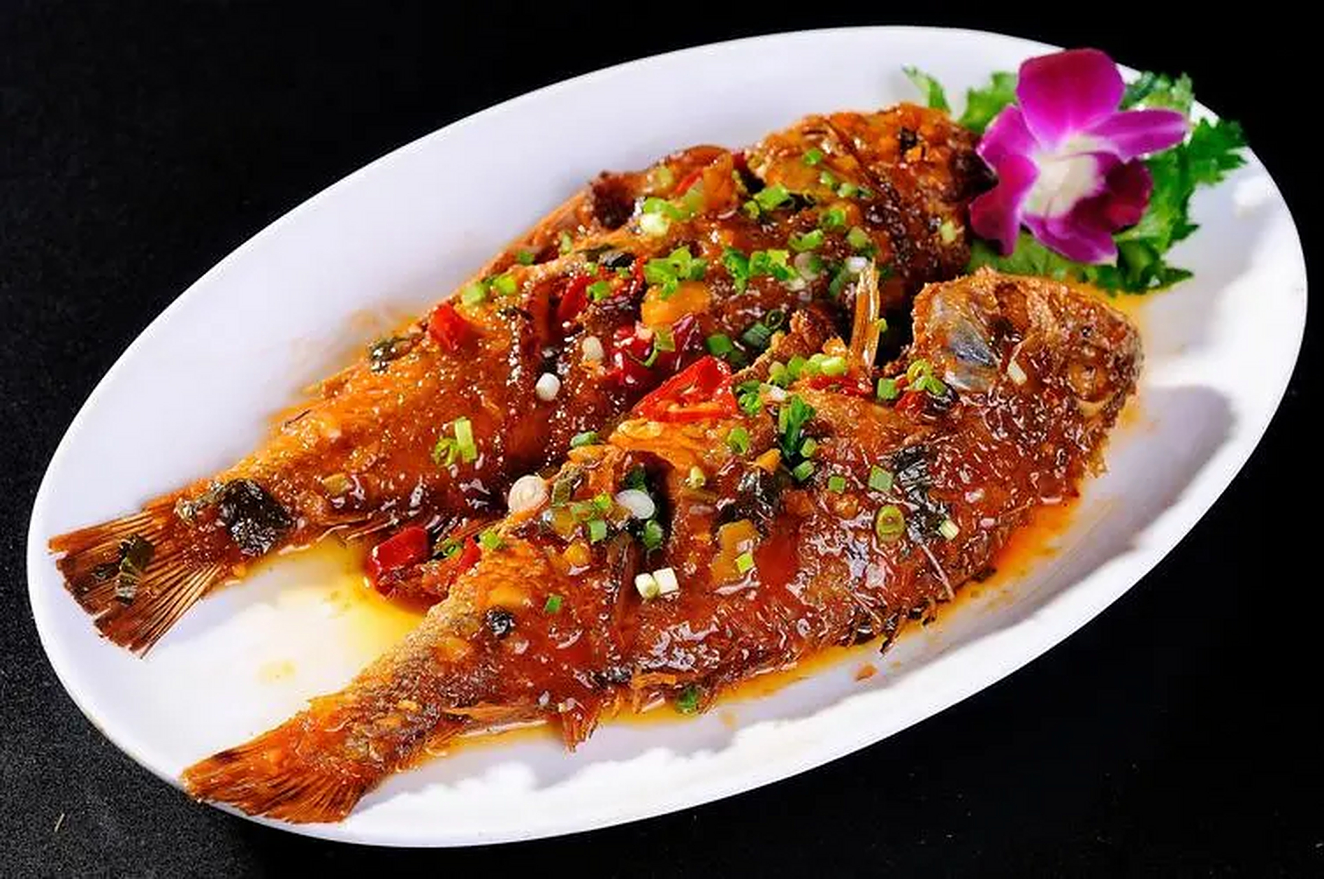 宋潮涌动正清明# 开封糖醋小黄鱼是开封美食中最为著名的一个,也是