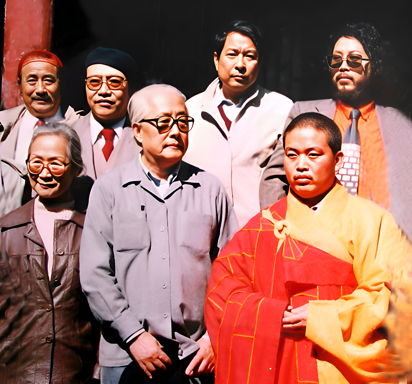 释永信年轻时的照片:在少林寺遇见著名漫画家华君武.