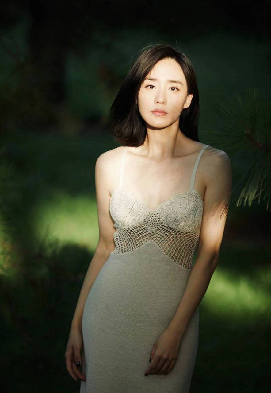 近日王智个人夏日写真照曝光!