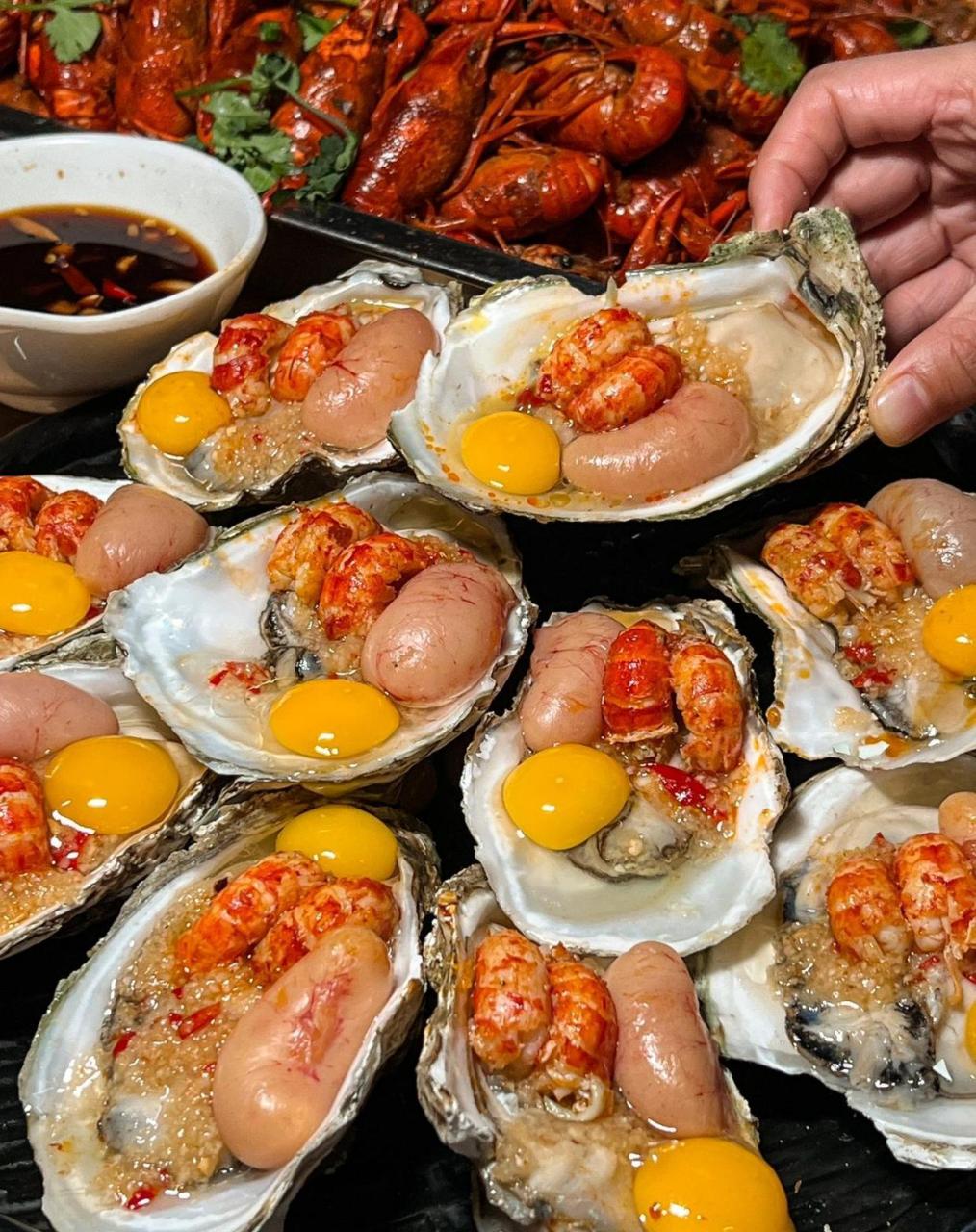 成都6015炭烤"鸡肾生蚝小龙虾"也太好吃了6015|||终于在王小