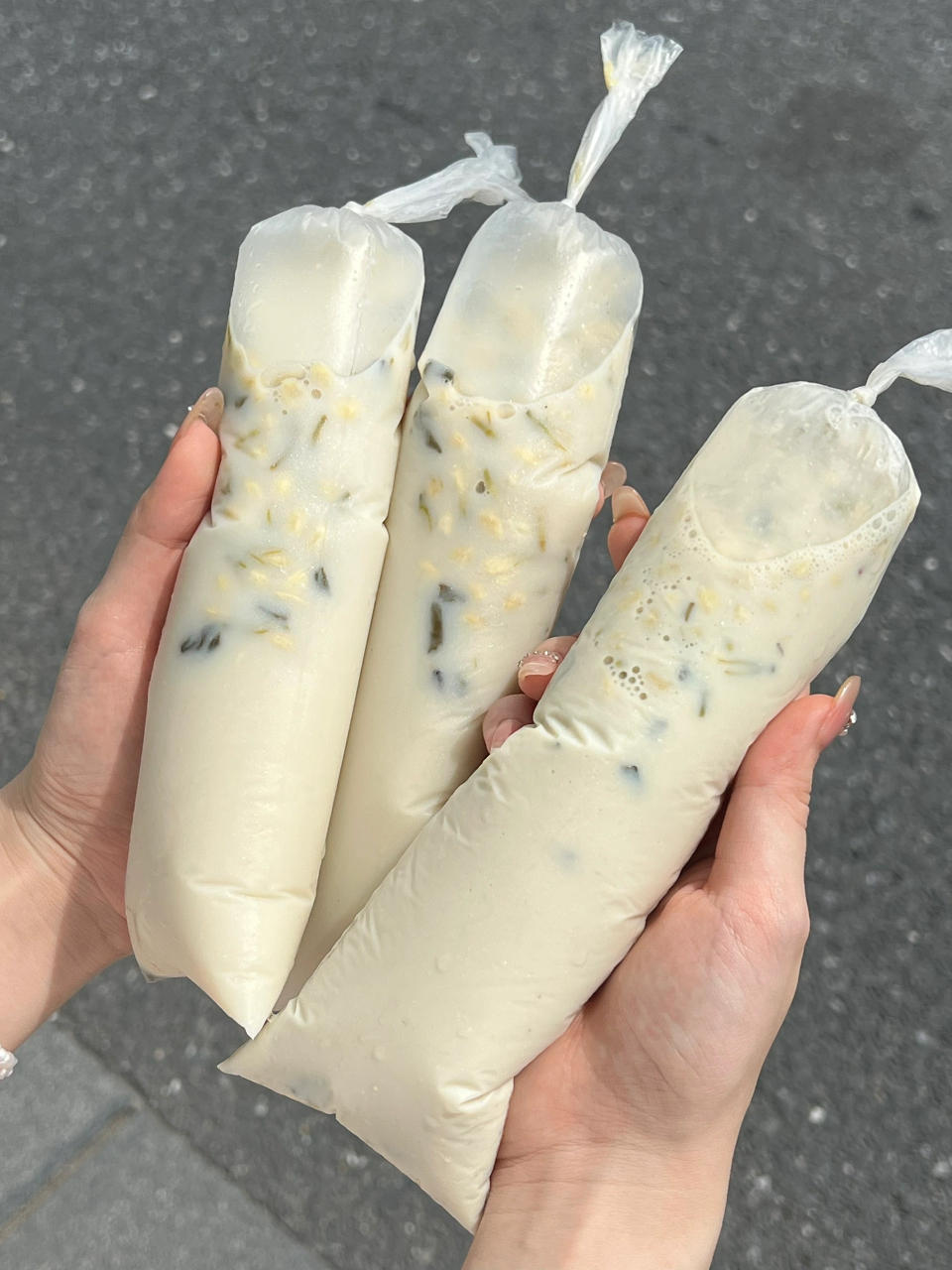 上海街头1r一条的茉莉花冰豆浆 冰冰凉凉好适合夏天!