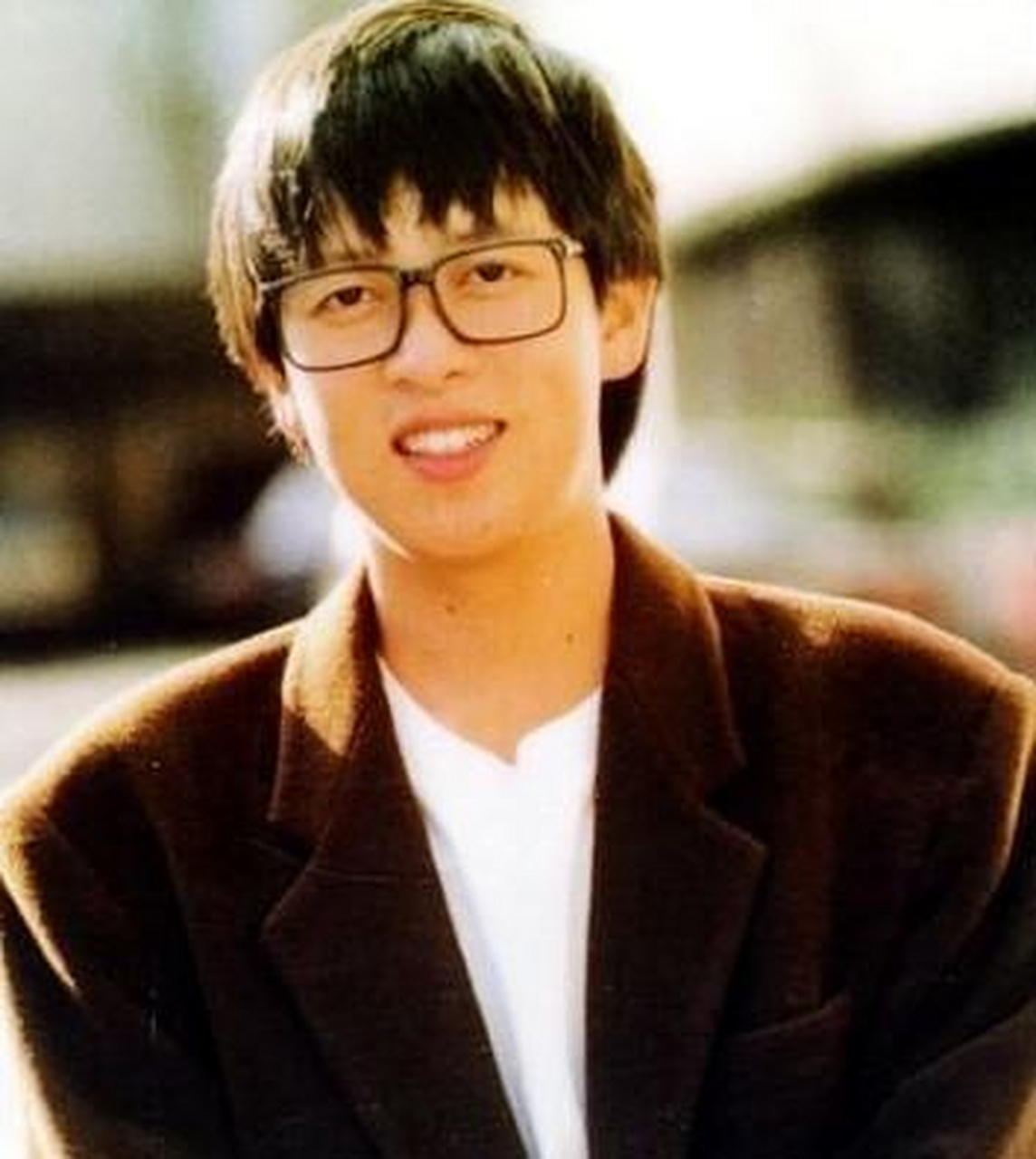 张雨生的女友黄惠玲并没有卖掉他们在淡水买的别墅,而是自己咬牙还清