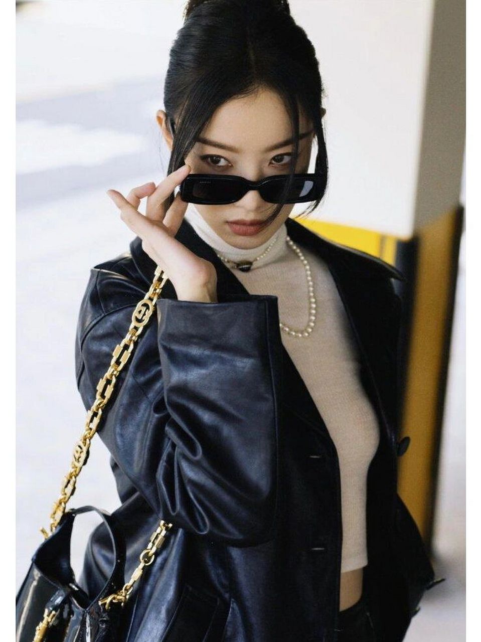 倪妮的魅力街头瞬间  倪妮的街拍氛围感实在是太绝了!