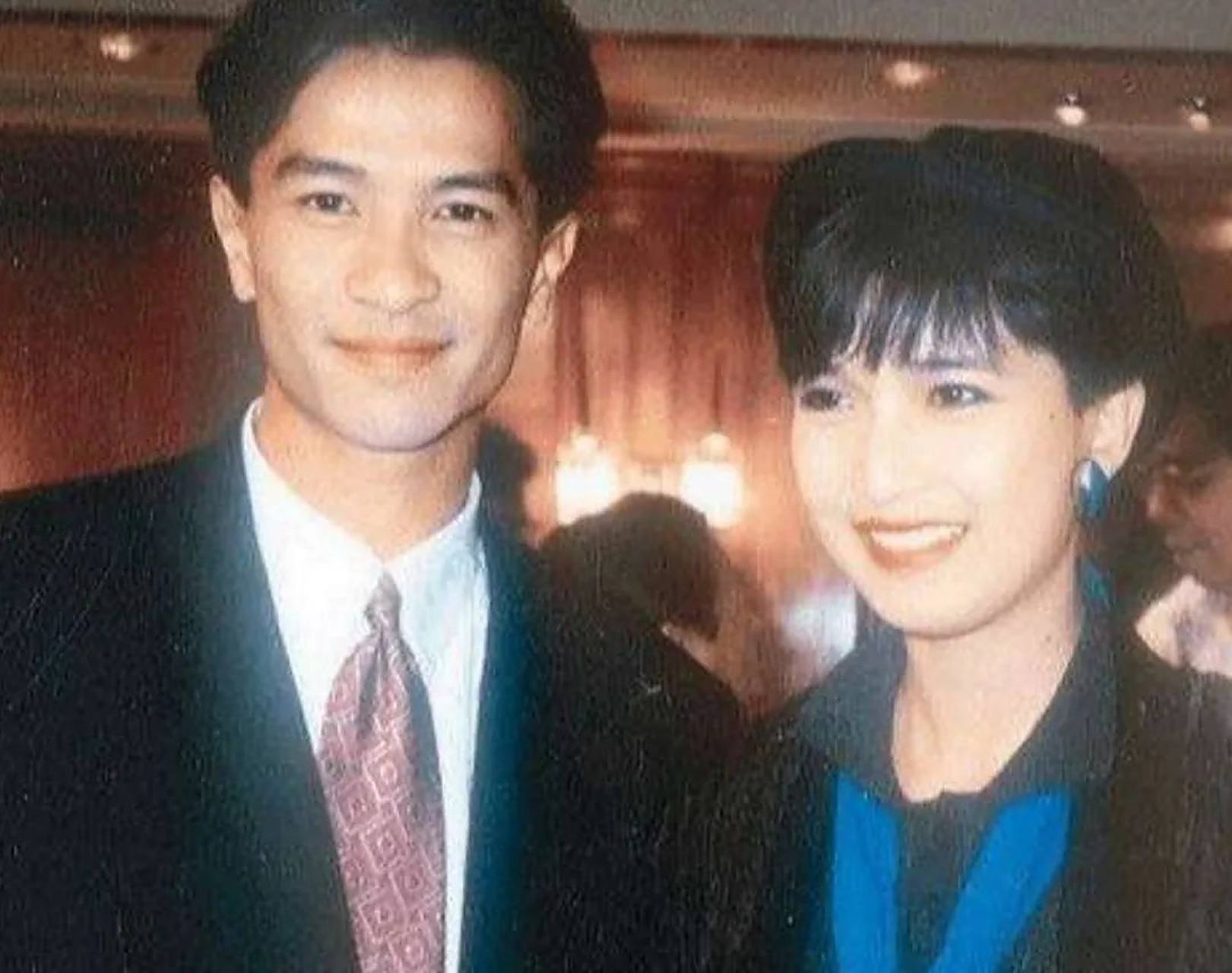 "自杀身亡"的香港明星之钟保罗  钟保罗,出生于香港,凭借其出色的外表