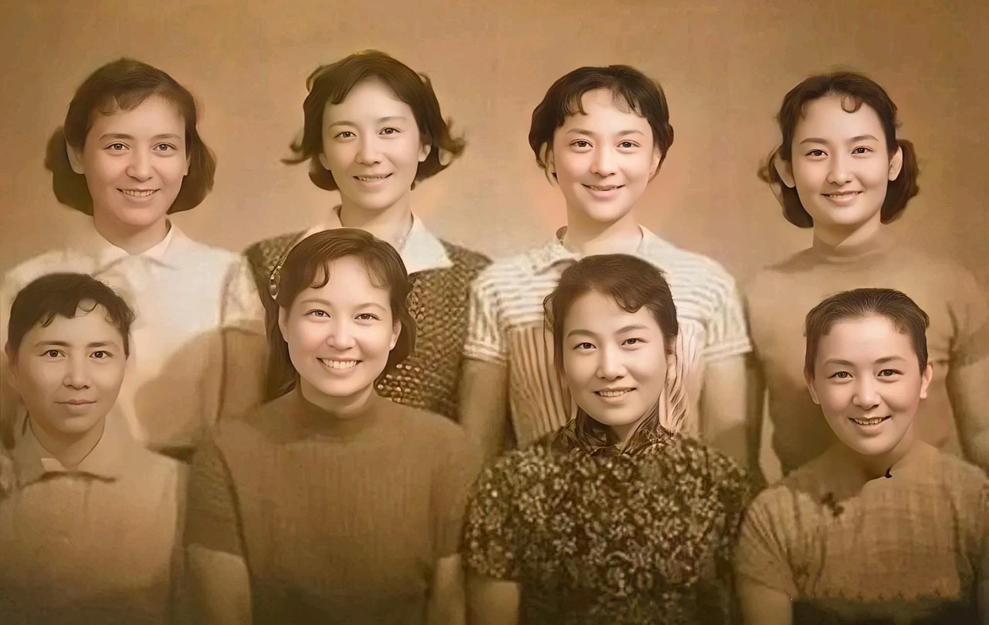上世纪50年代,上影厂的女演员们的合照.