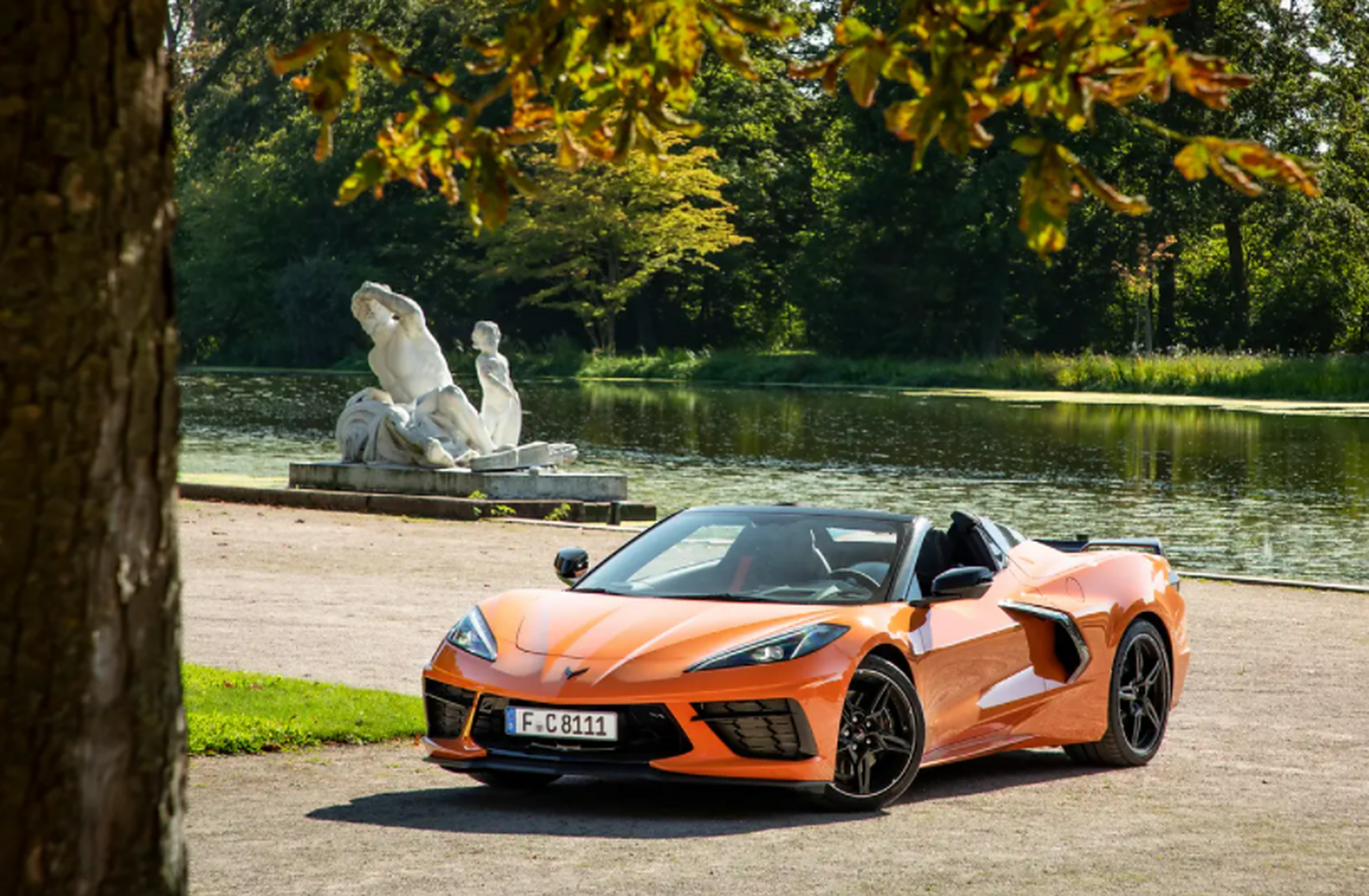 雪佛兰corvette stingray在欧洲开启销售,提供双门轿跑车和敞篷车两种