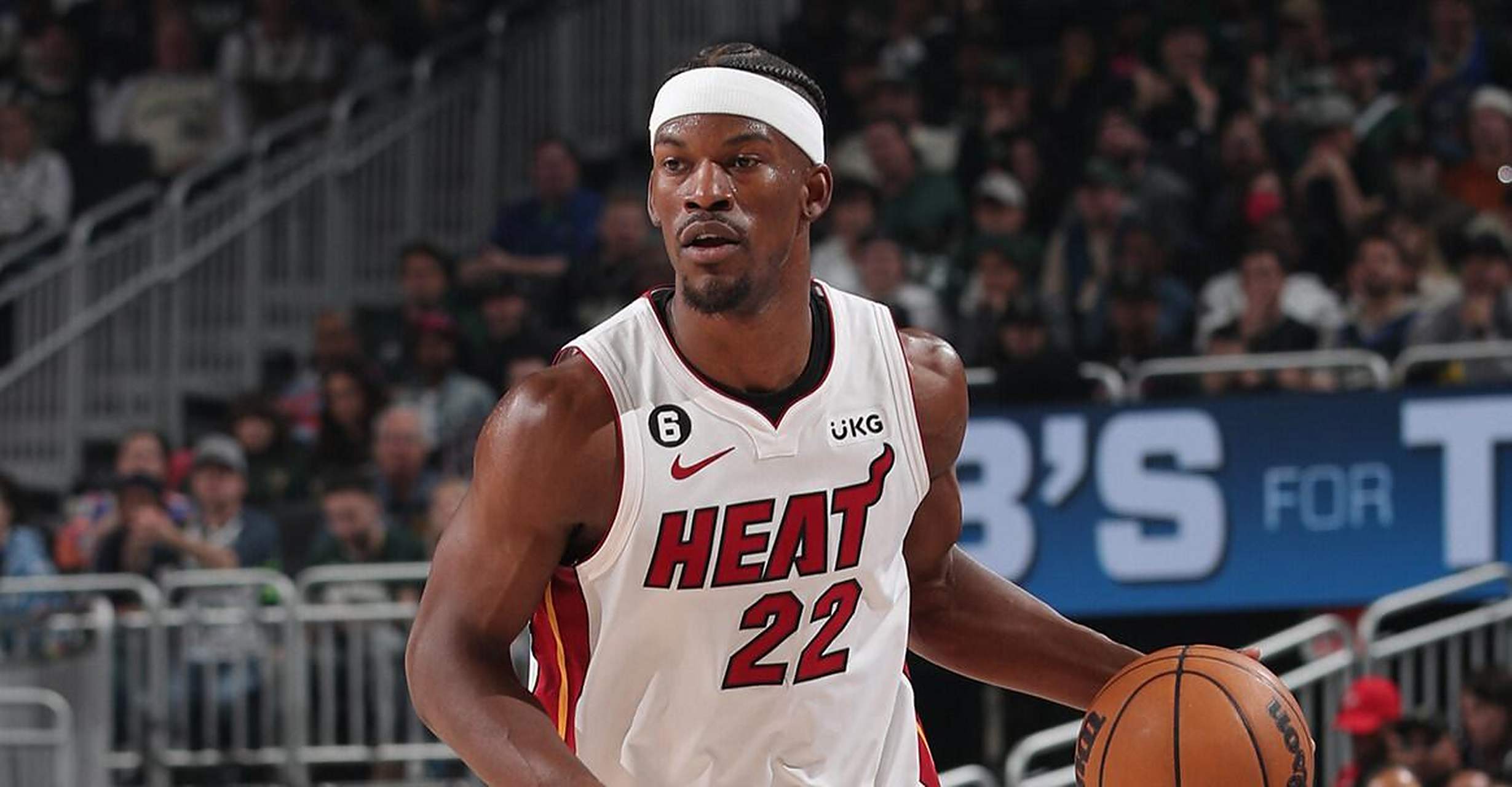 吉米-巴特勒:希望明年可以帮助热火队拿下总冠军  北京时间7月26日