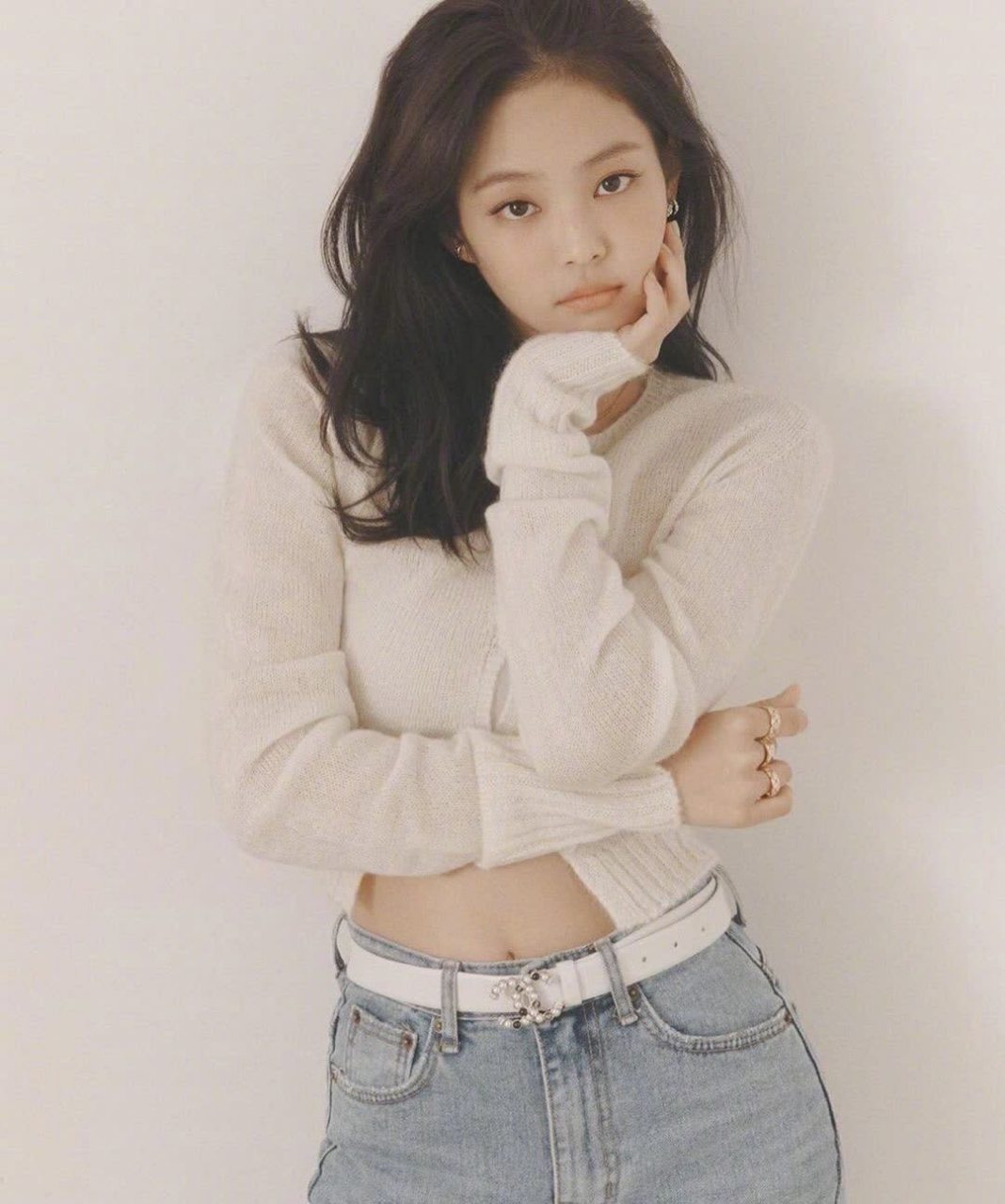 jennie真的穿了教科书般的针织衫吗?  ?   #潮召唤令#[滑稽]