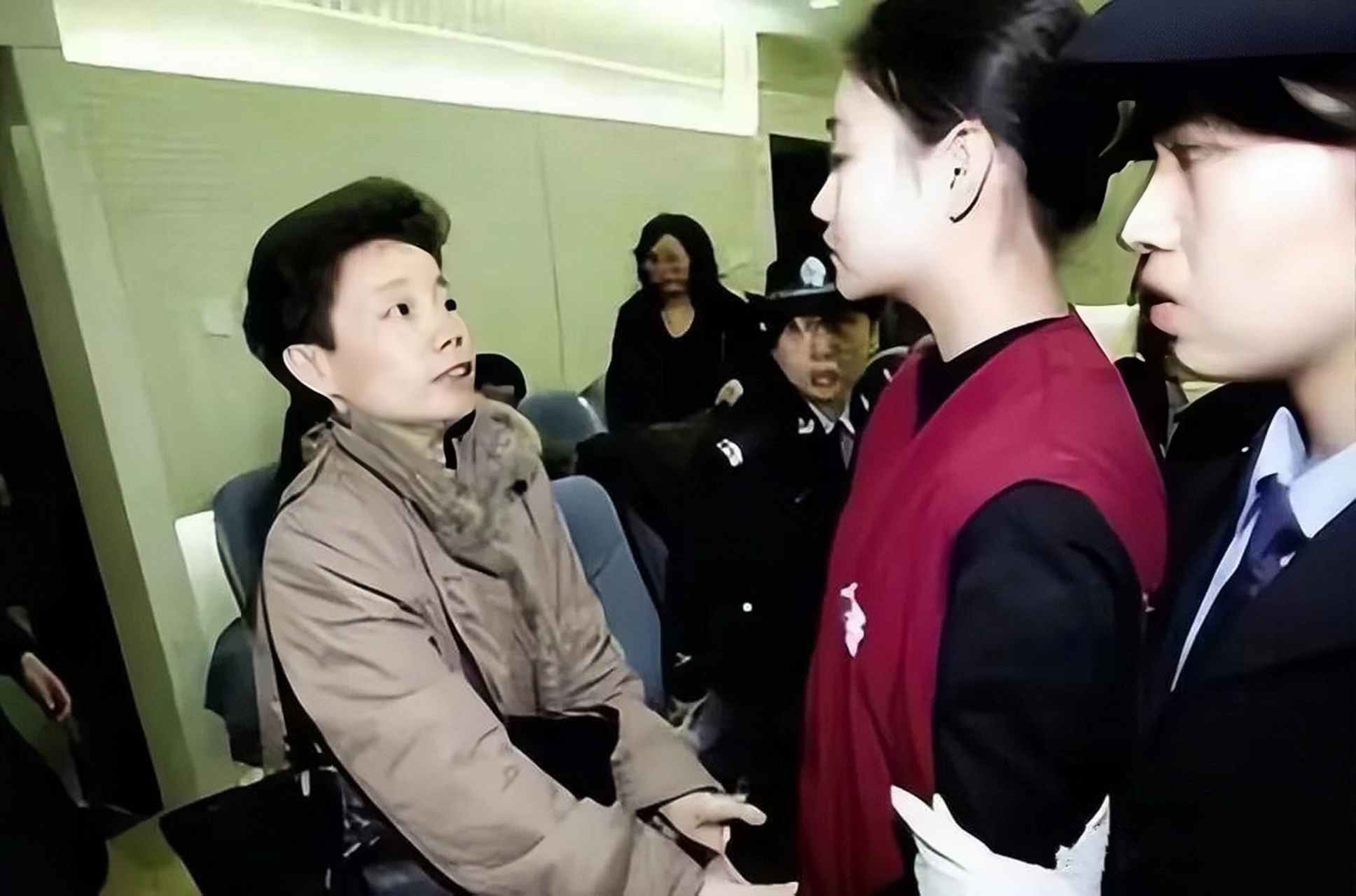2006年,年轻貌美的北京姑娘张笑曾因贪图虚荣,为了满足男友的奢侈品