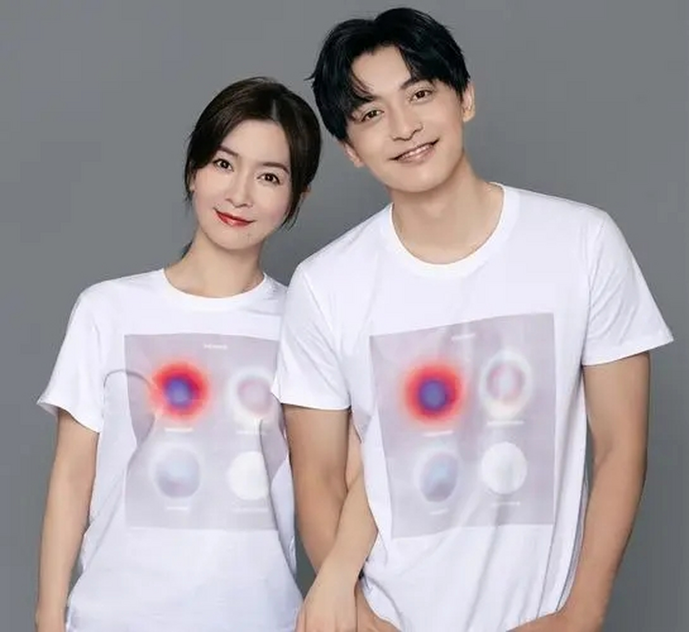 李晟发文为老公李佳航的新片《破事精英2》宣传,表示看片会结束后