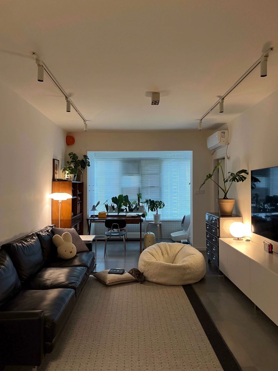 63平两室一厅,一个独居女生的小家 63平两室一厅小户型 装修风格简