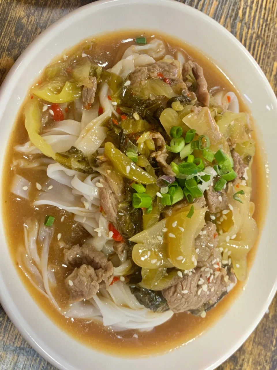 朋友在广东吃手工粉真好吃  酸菜牛肉捞粉与牛腩捞粉  纯米浆磨研成而