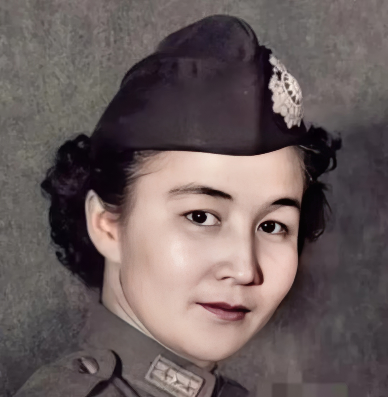 阿里亚尼·李是国民党第13军司令部少将参谋 (沈阳军区) 李宝堂的女儿