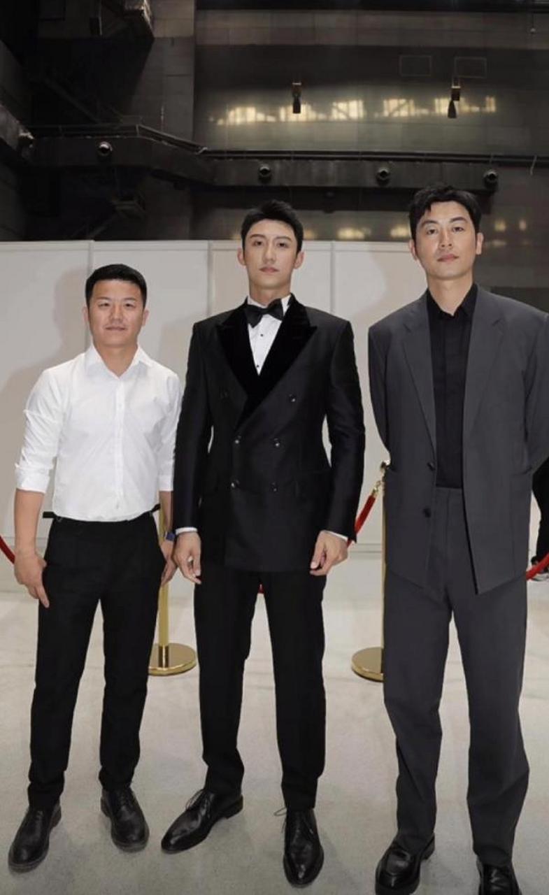 183的朱亚文看着比187的黄景瑜还高,是视觉差吗?