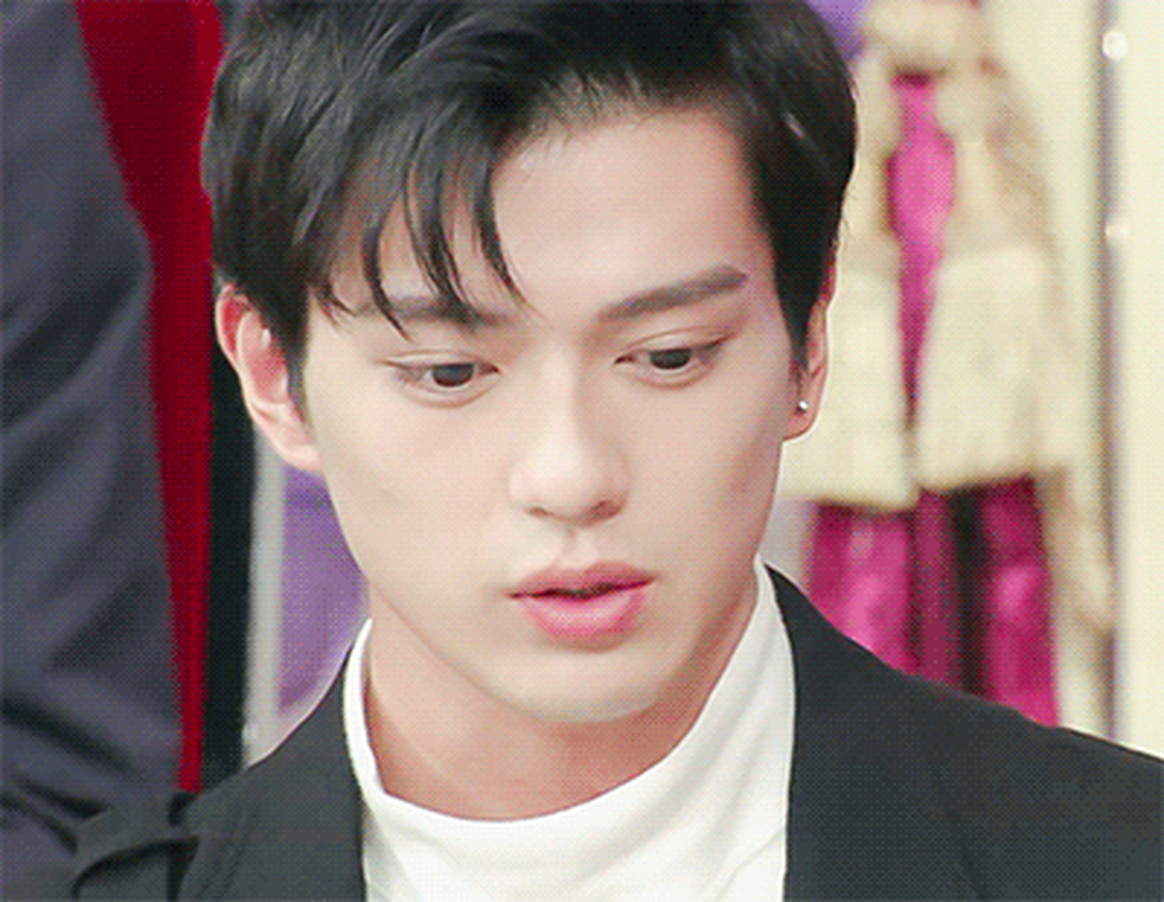 新田真剑佑是星二代出身,爸爸是《风云》中"雄霸"的扮演者--国际影星