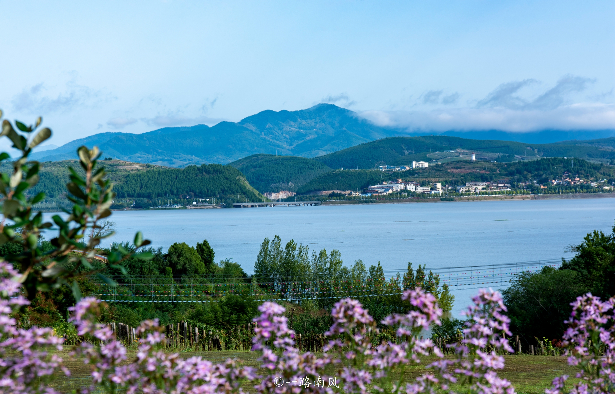 郧阳区中华水园:这里的自然风光很美,尤其是雨后初晴之时,远山浮云