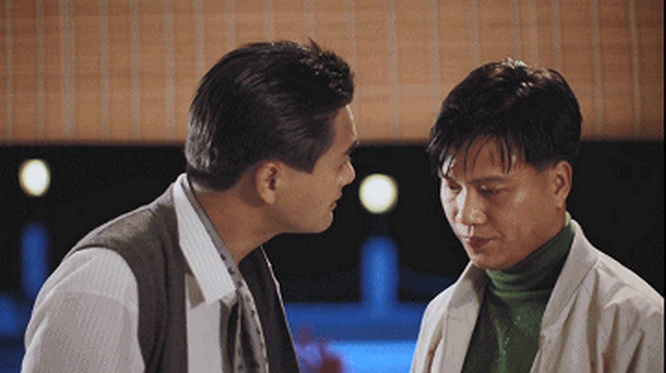 良仔不学无术,沉迷赌博,结果欠下一笔巨款.