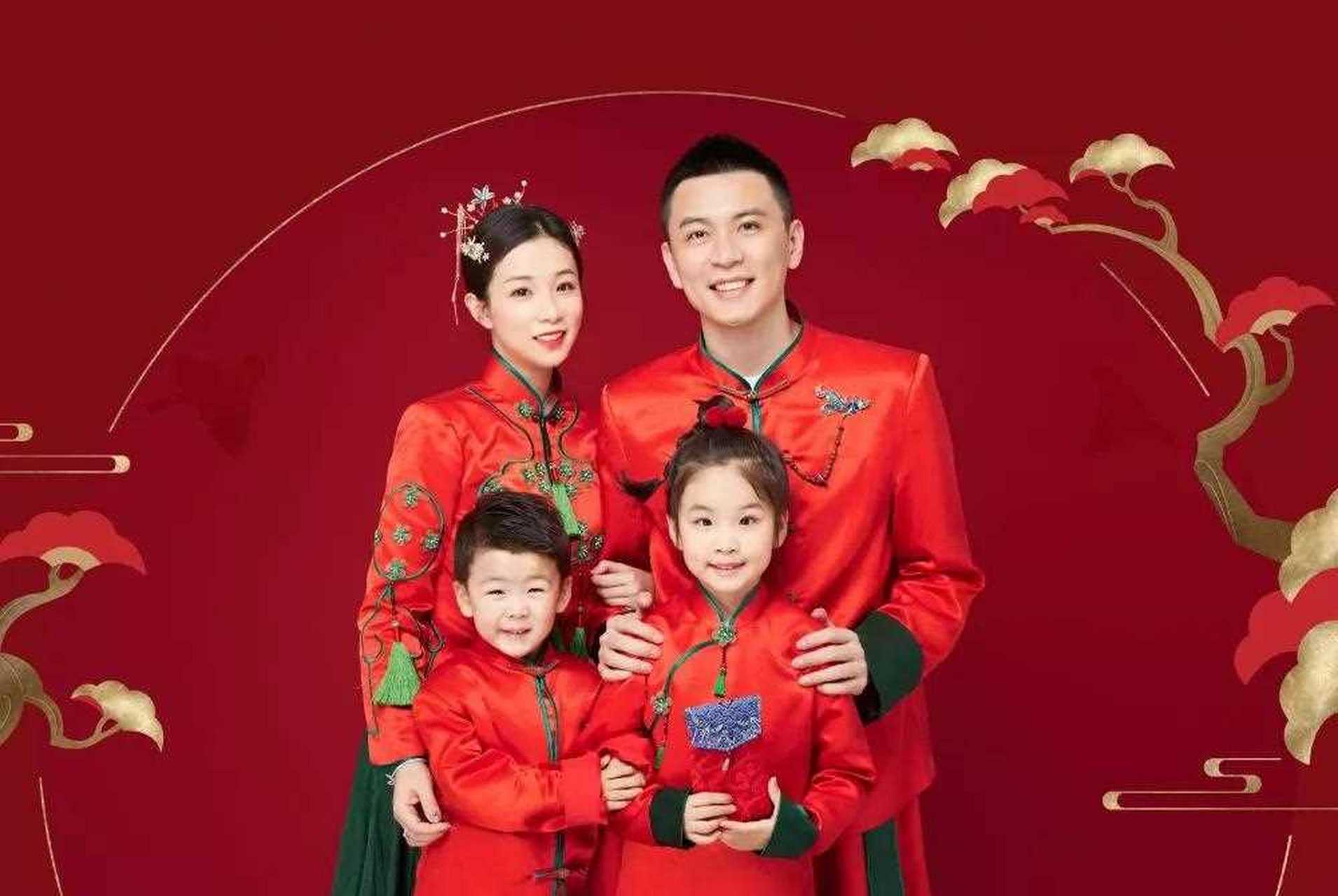 辽宁男篮主教练杨鸣一家四口"全家福"!