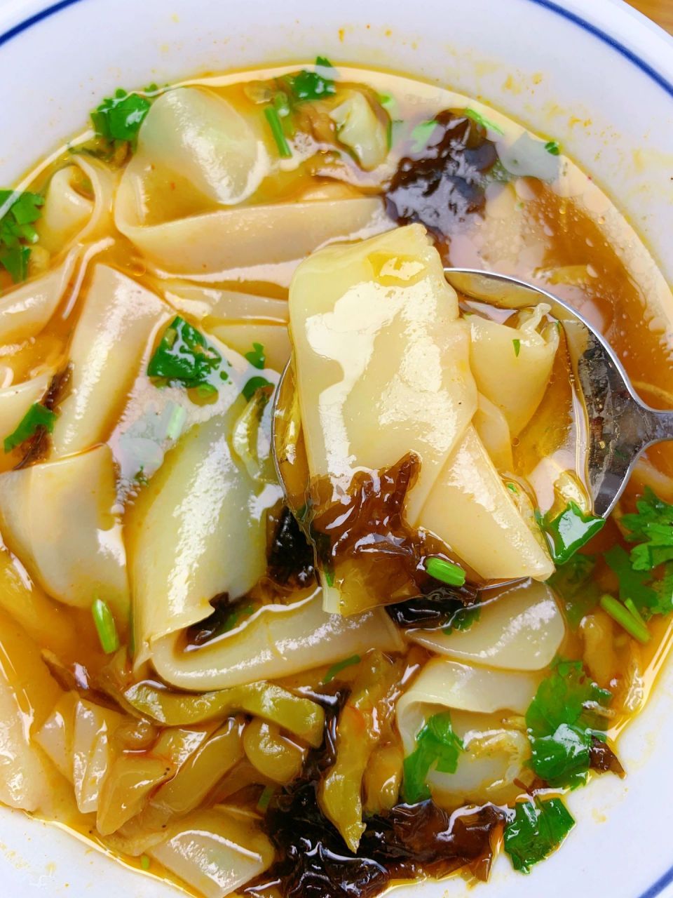 姐妹们今天吃面片儿!