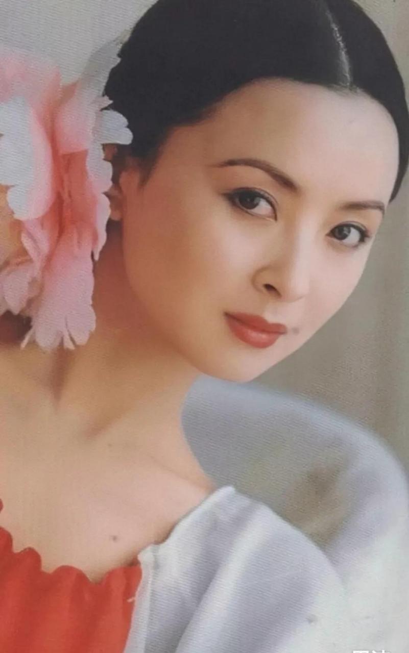 gif创作人# 80年代内地女明星,没有美颜滤镜的天然美女, 没有最漂亮