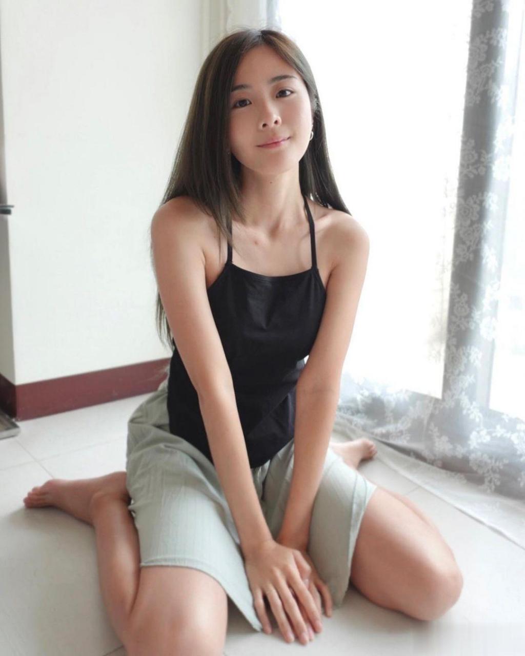 life is short, so why not give it a try 人生苦短,何妨一试