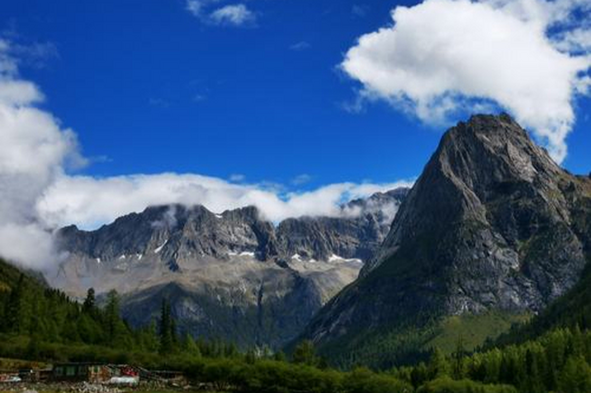 风景区:它是世界自然遗产,也是国家aaaa级旅游景区,国家级风景名胜区